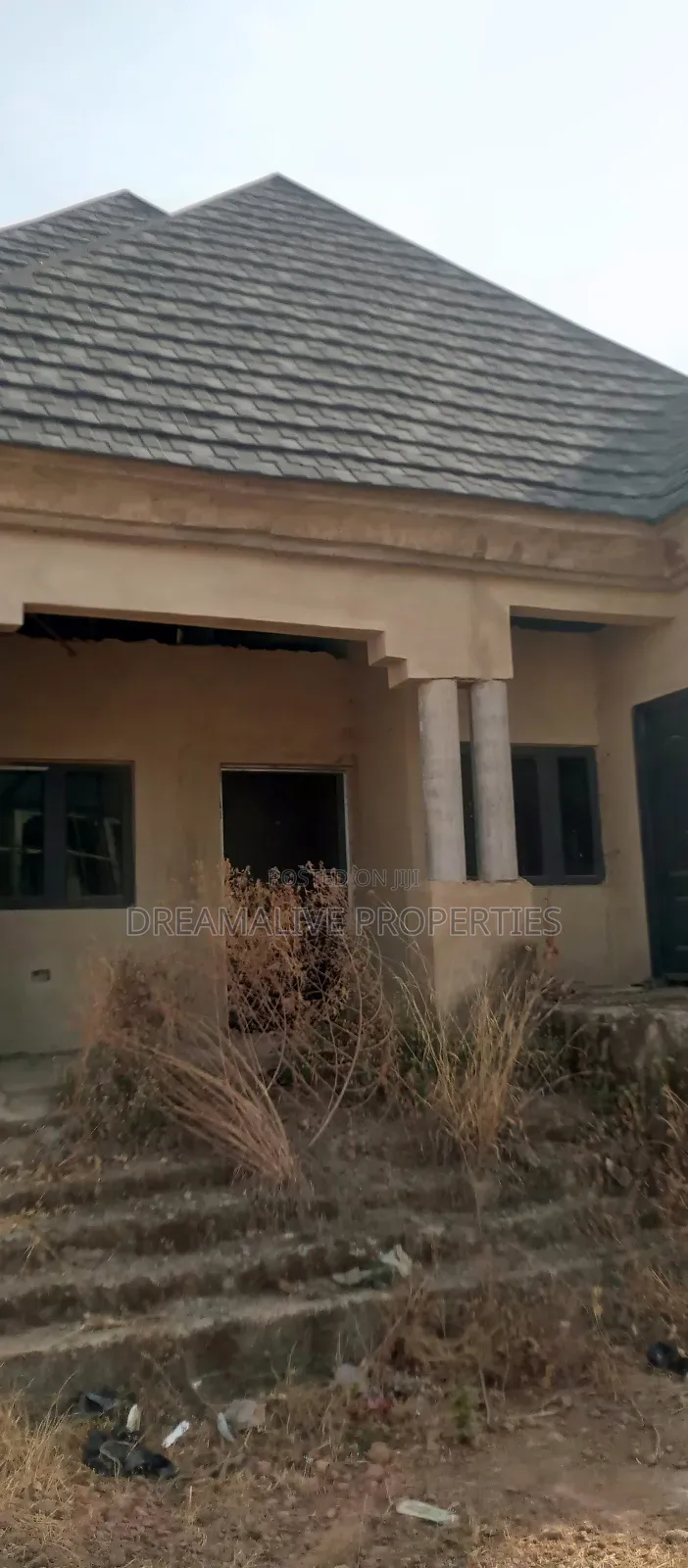 3bdrm Bungalow In Ushafa For Sale in Ushafa