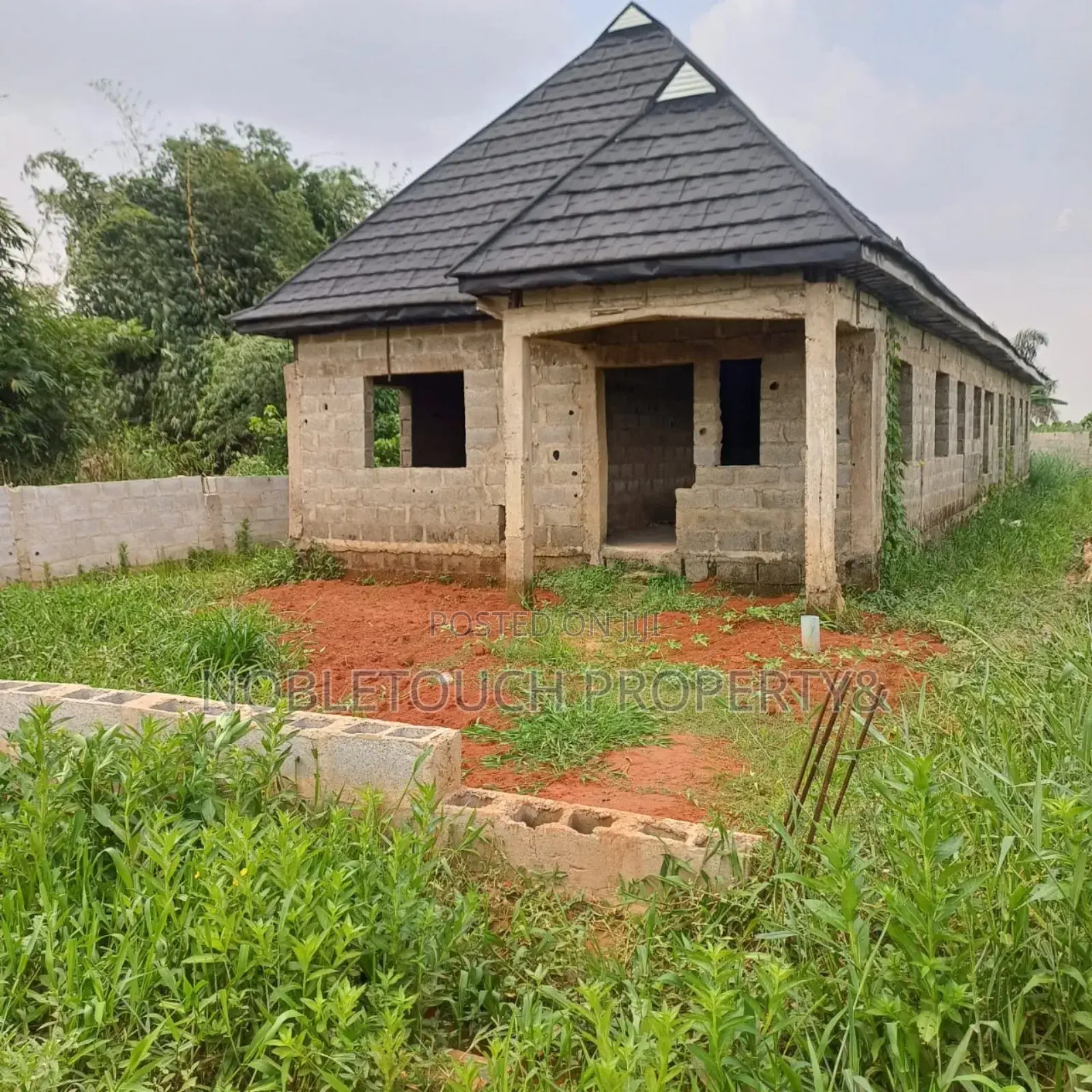 3bdrm Bungalow In Ikola Ipaja Lagos For Sale in Ipaja