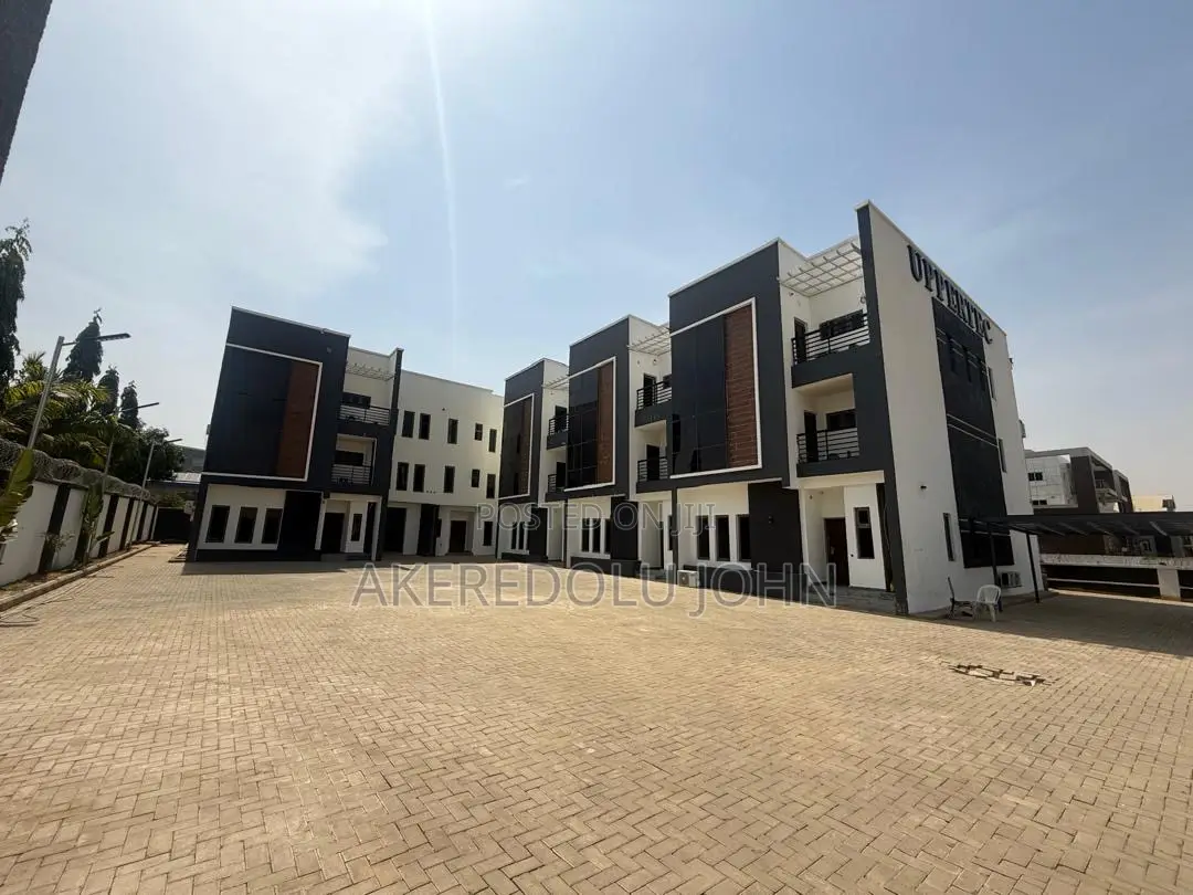 4bdrm Townhouse/Terrace in Wuye for sale in Wuye