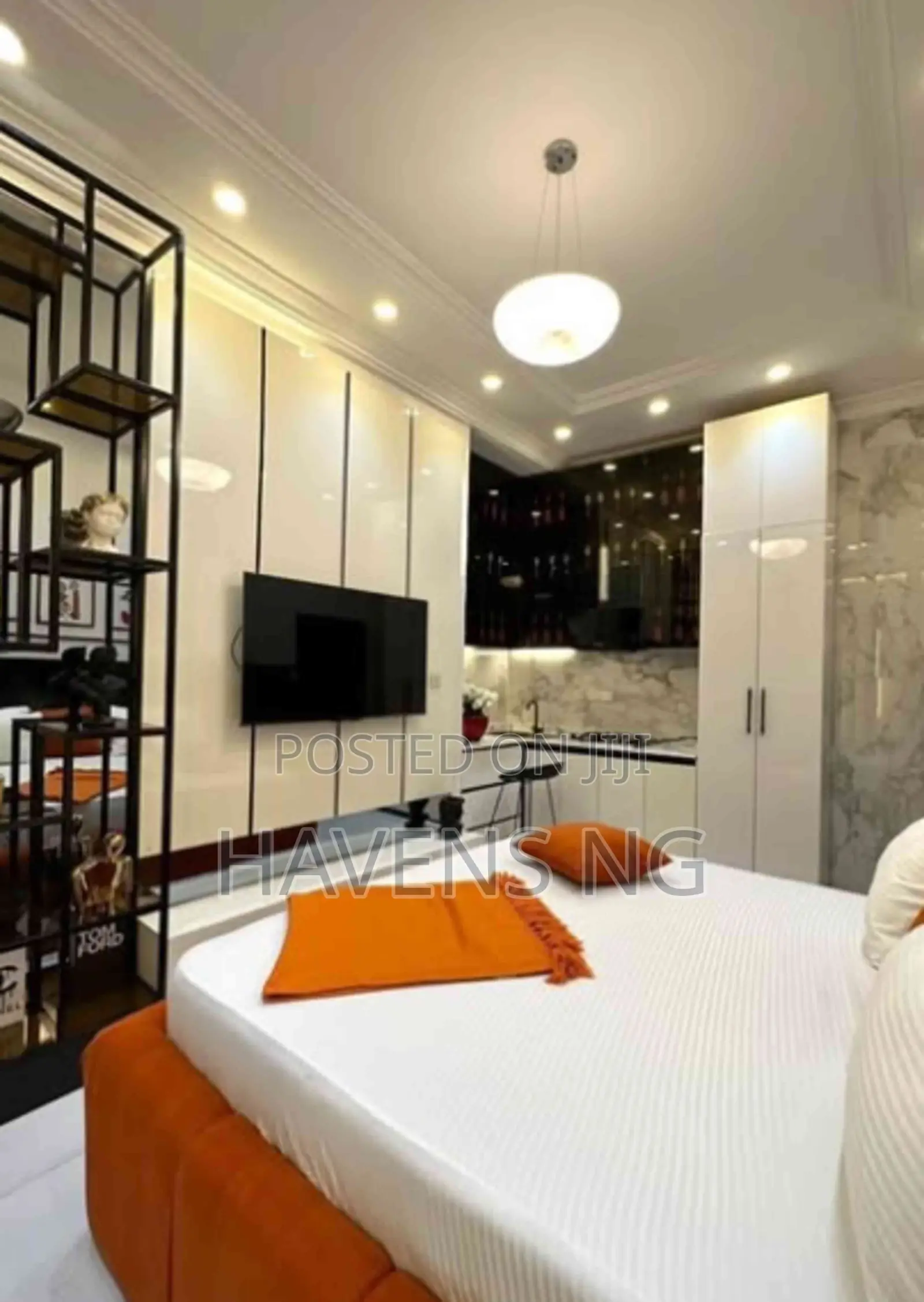 Elegant Studio Apartment in Chevron