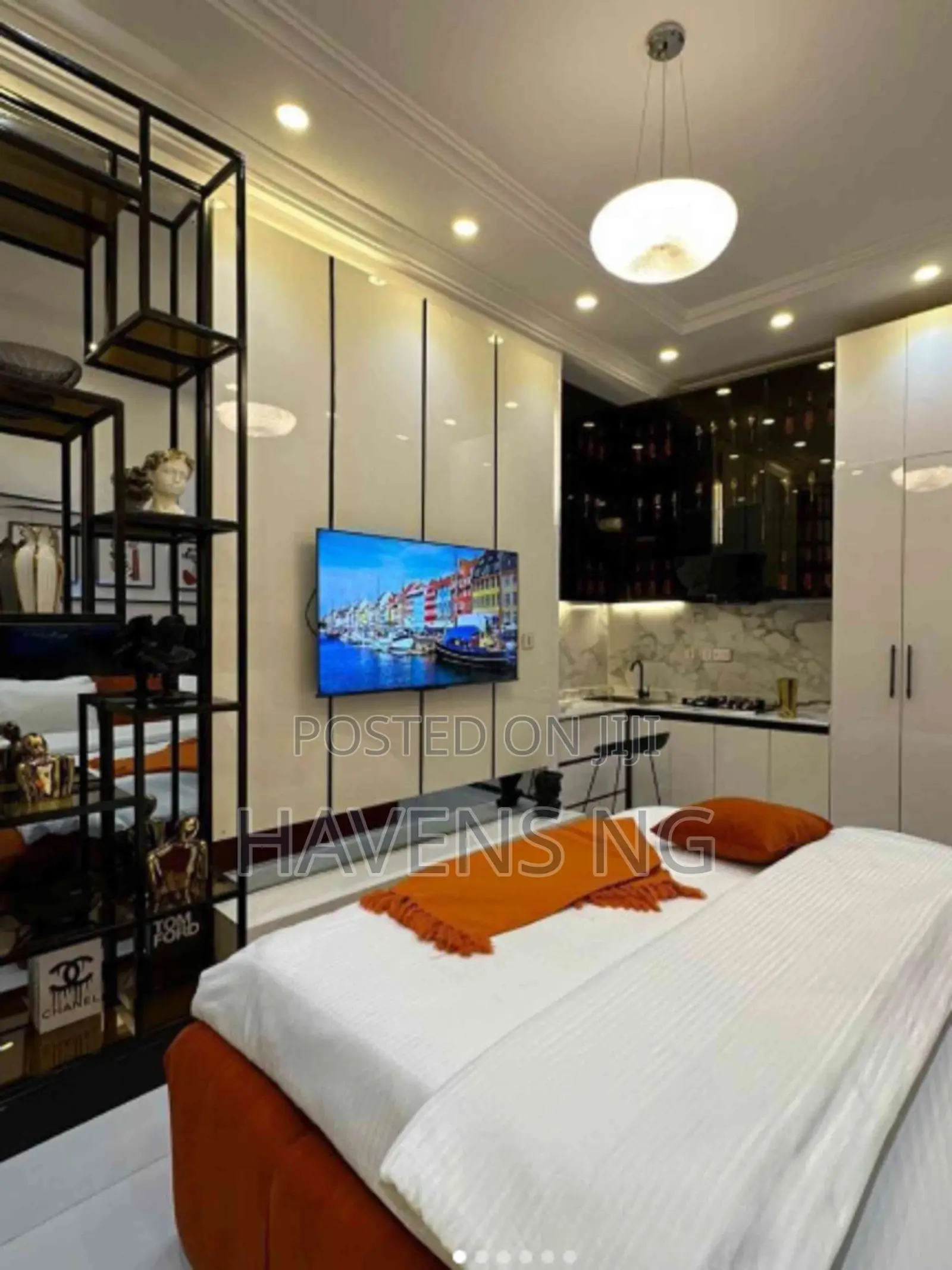 Elegant Studio Apartment in Chevron
