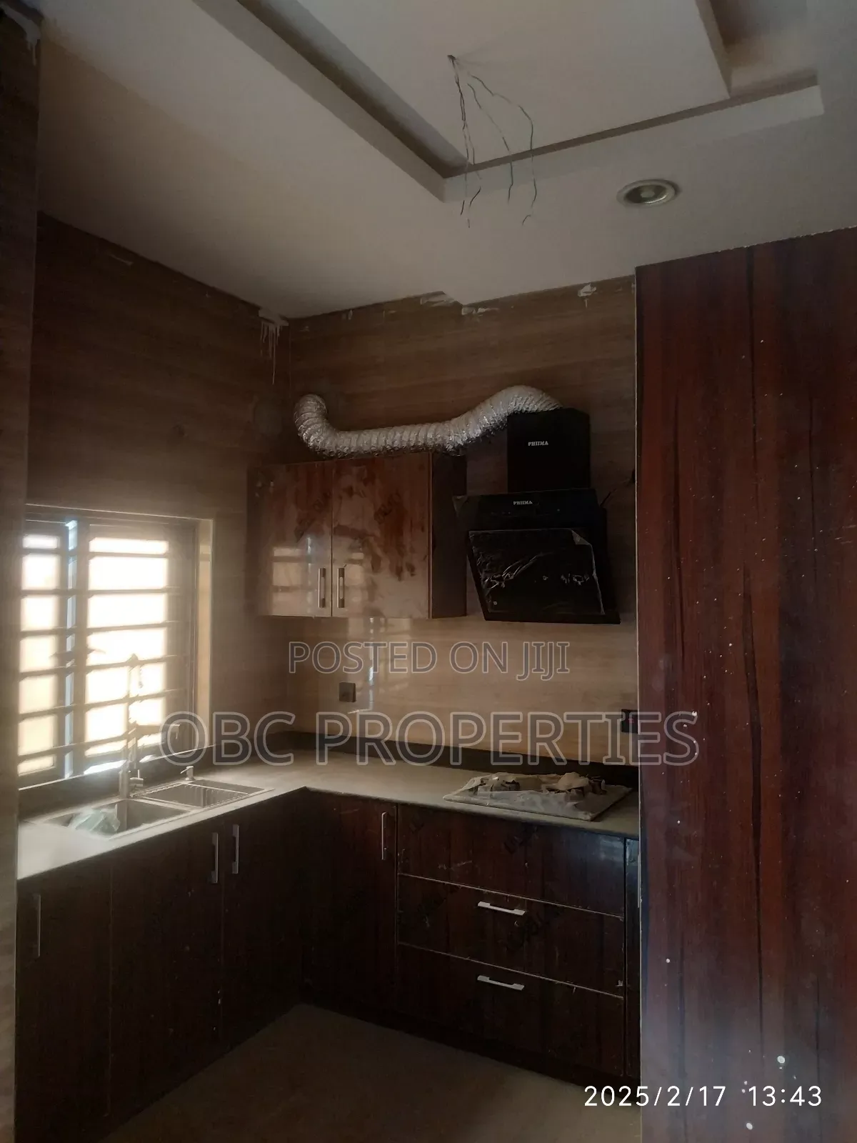 4 Bedrooms Semi Detached Duplex in Soluyi