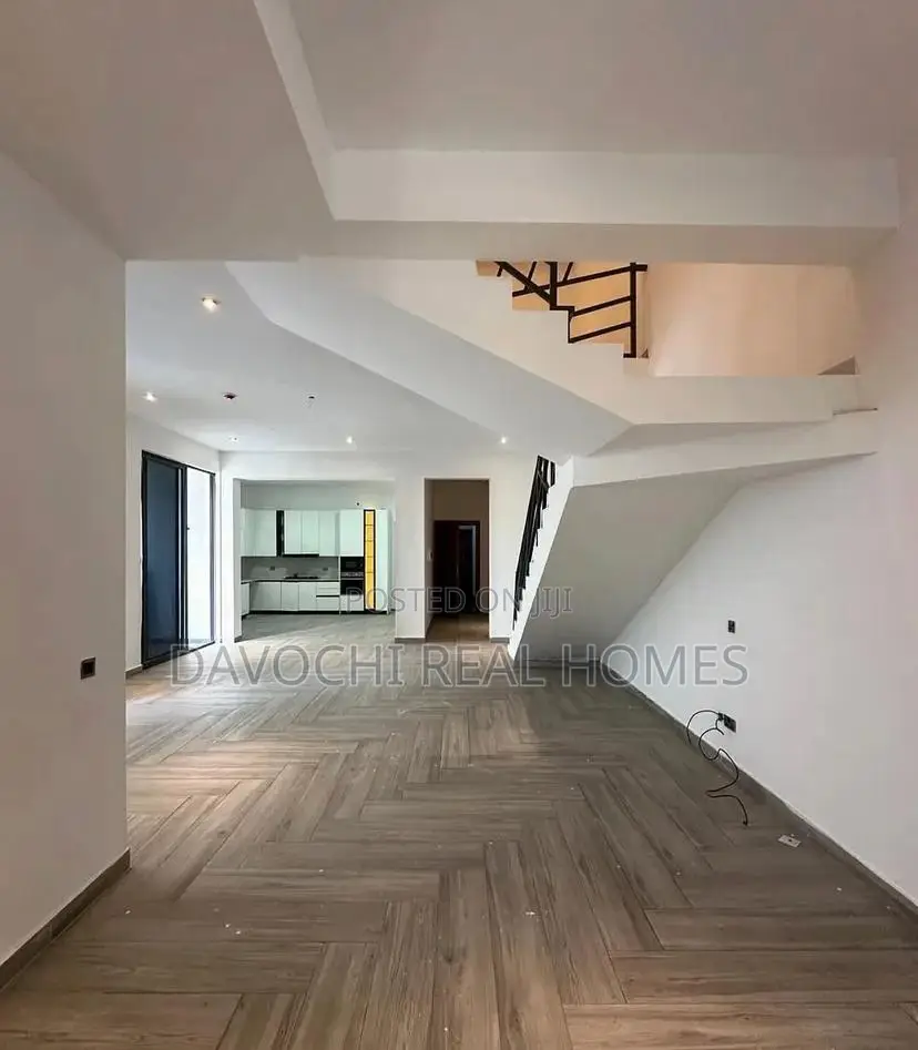 4bdrm Duplex in Off Admiralty, Lekki for rent in Lekki Phase 1