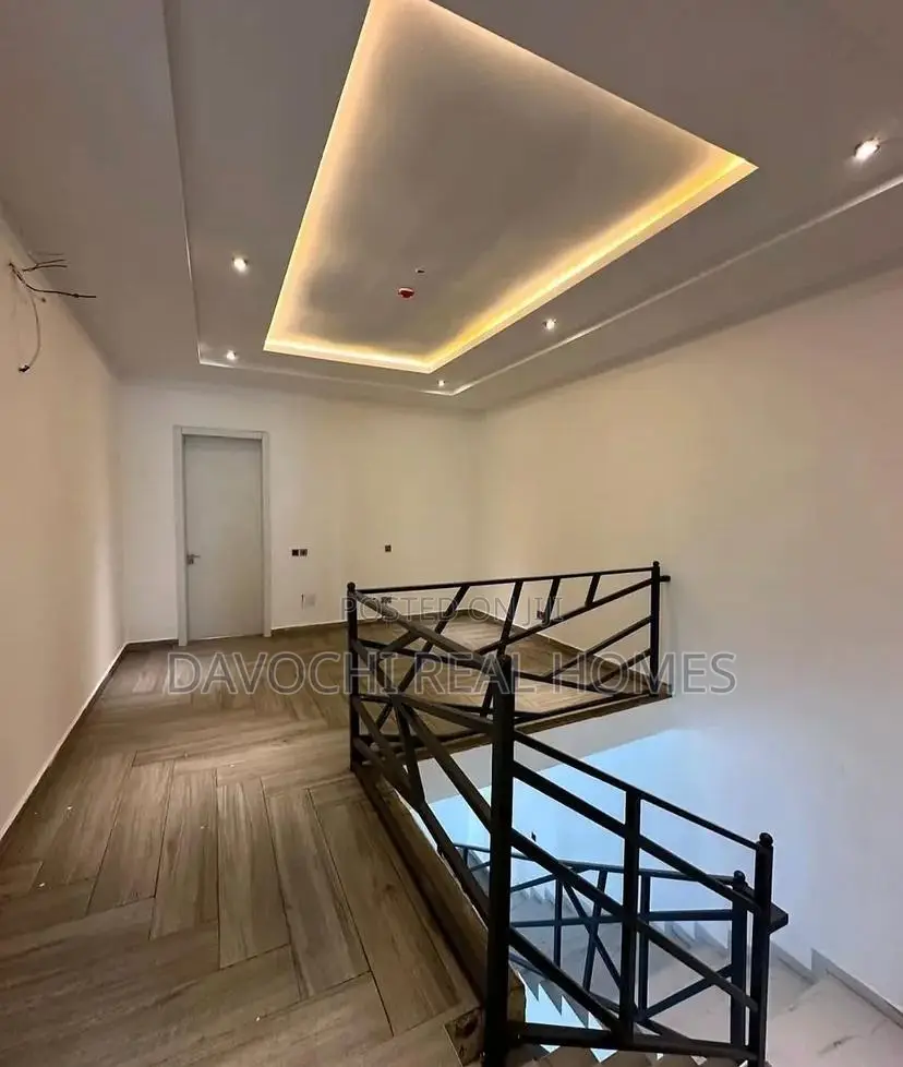 4bdrm Duplex in Off Admiralty, Lekki for rent in Lekki Phase 1