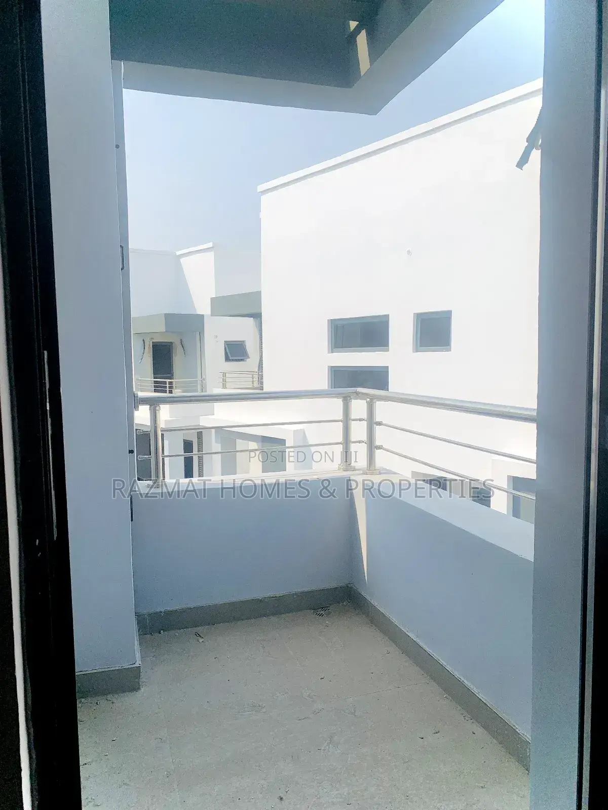 4bdrm Duplex in Alaka/Iponri for sale in Alaka/Iponri