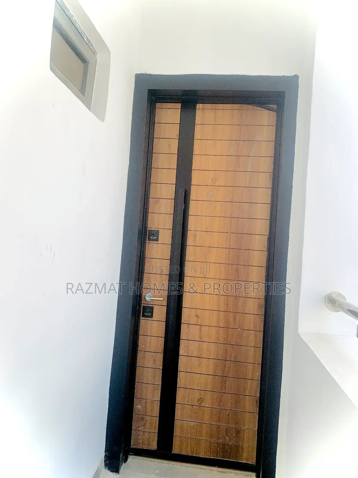 4bdrm Duplex in Alaka/Iponri for sale in Alaka/Iponri