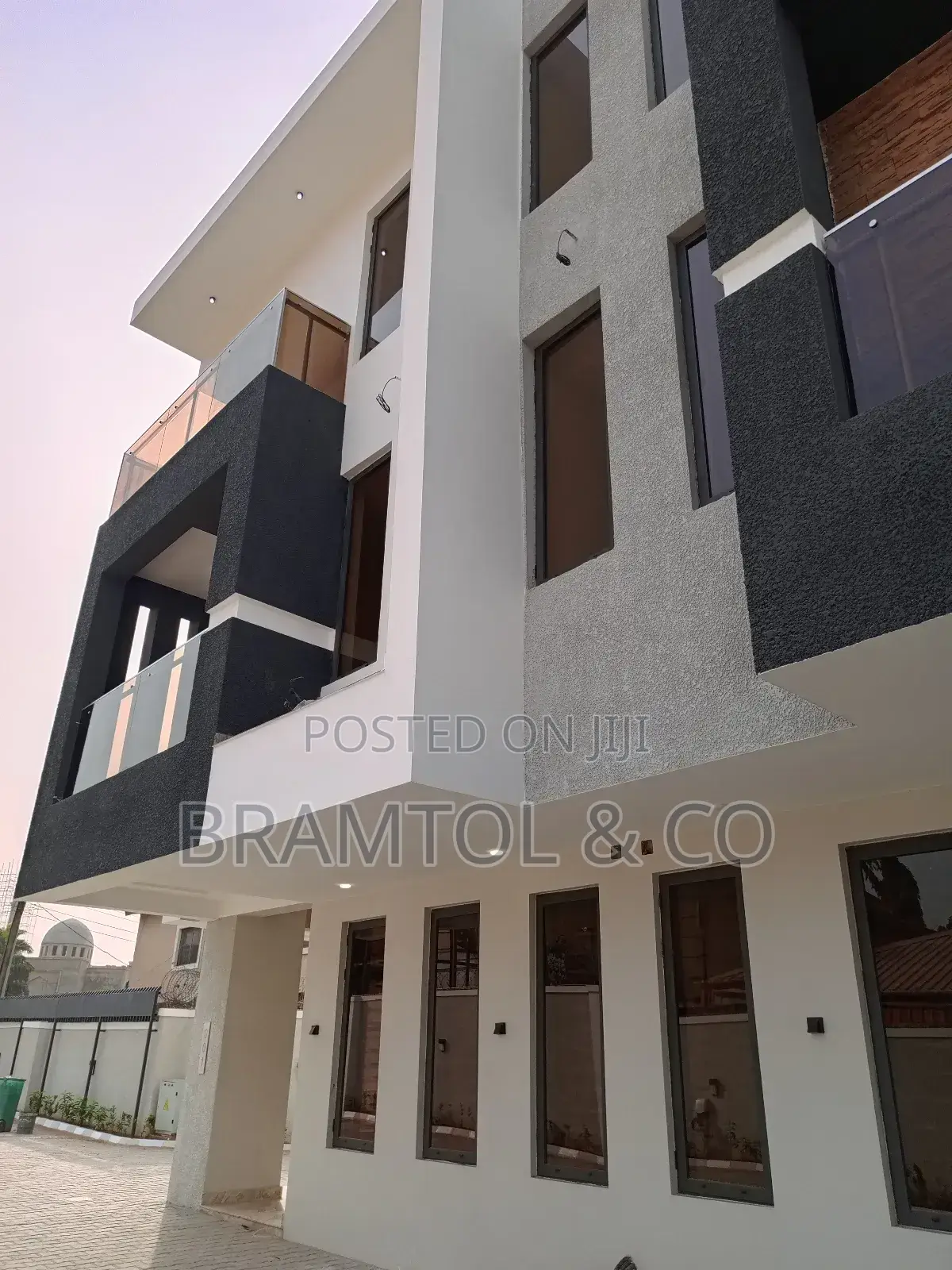 4bdrm Townhouse/Terrace in 600, Wuse 2 for Sale in Wuse 2