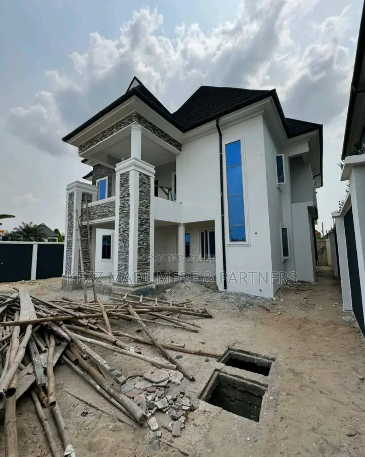 4bdrm Duplex in Off Nta Road, for sale in Port-Harcourt