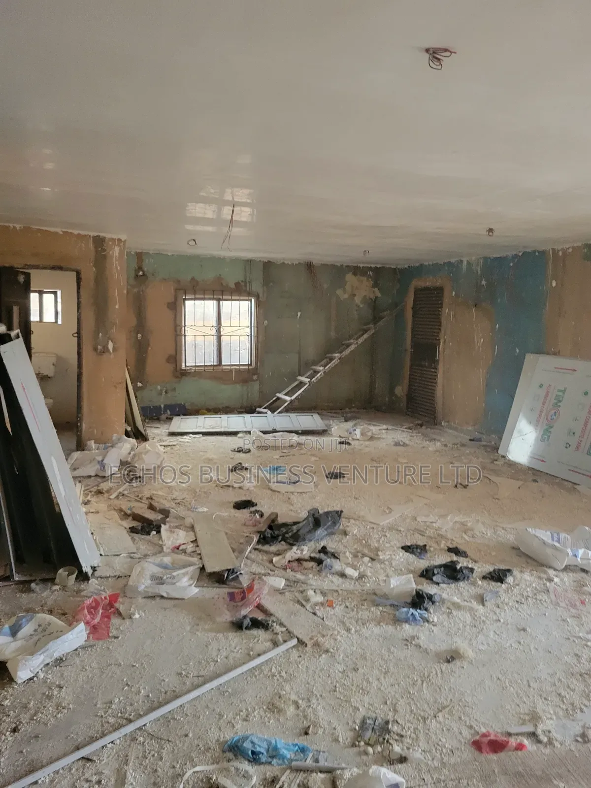 Big Store With Maintenance for Sale/Transfer in Benin City