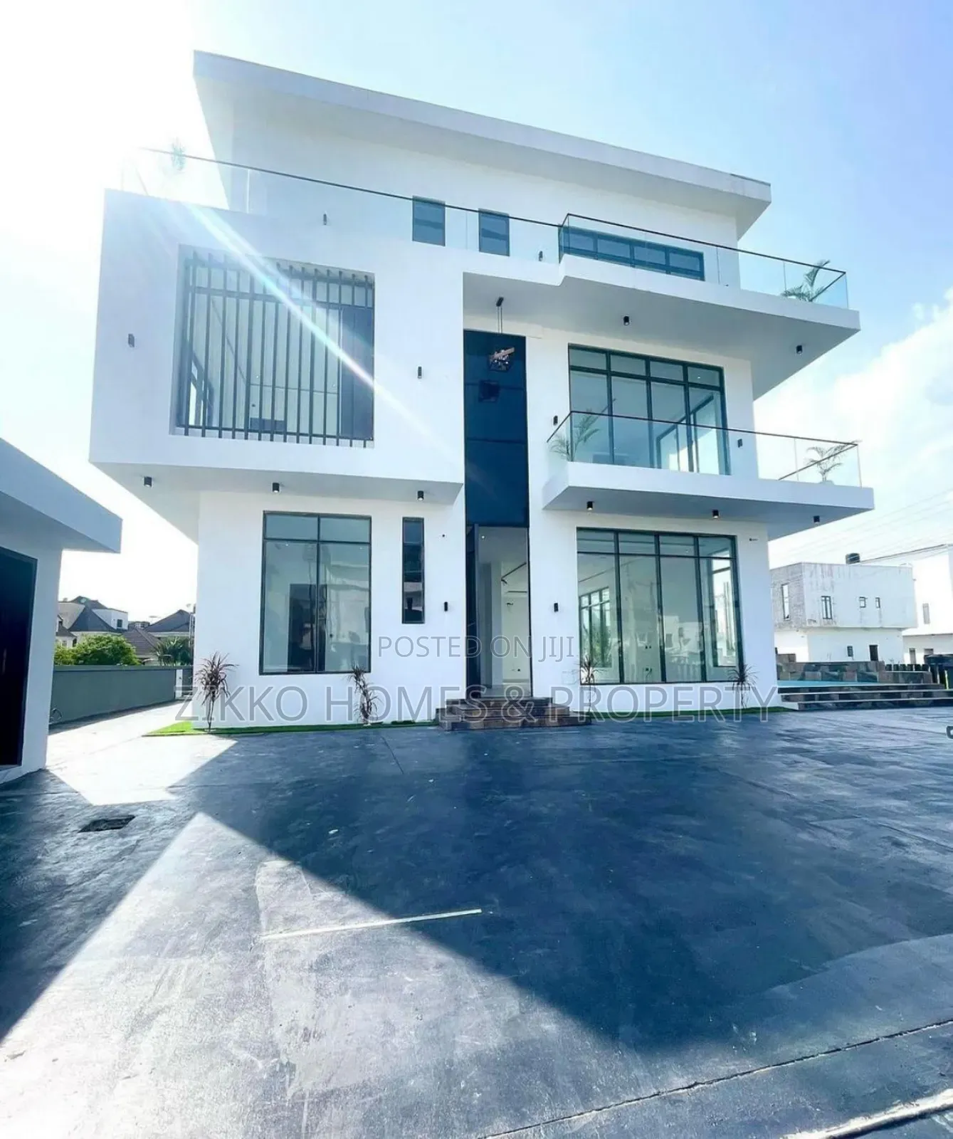 5bdrm Duplex in Osapa London, Lekki for sale in Lekki
