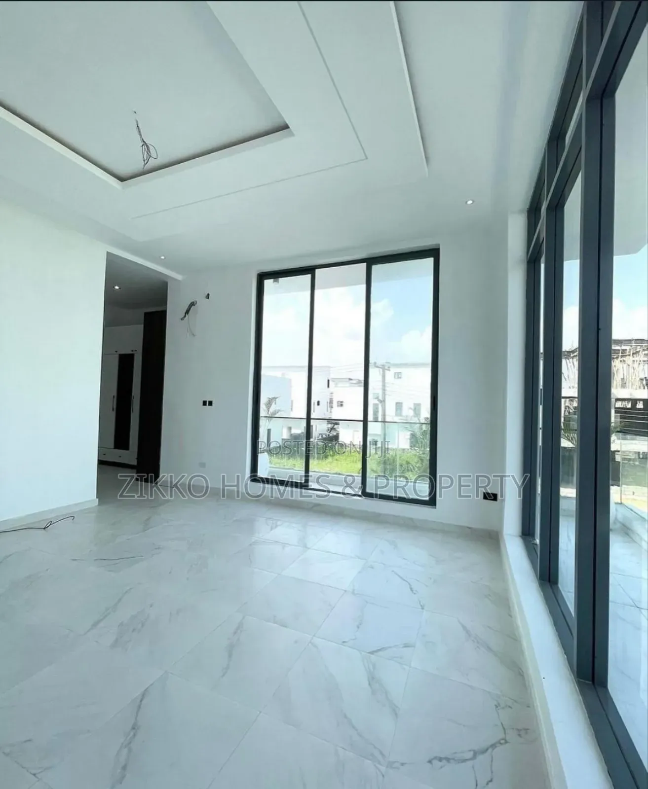 5bdrm Duplex in Osapa London, Lekki for sale in Lekki