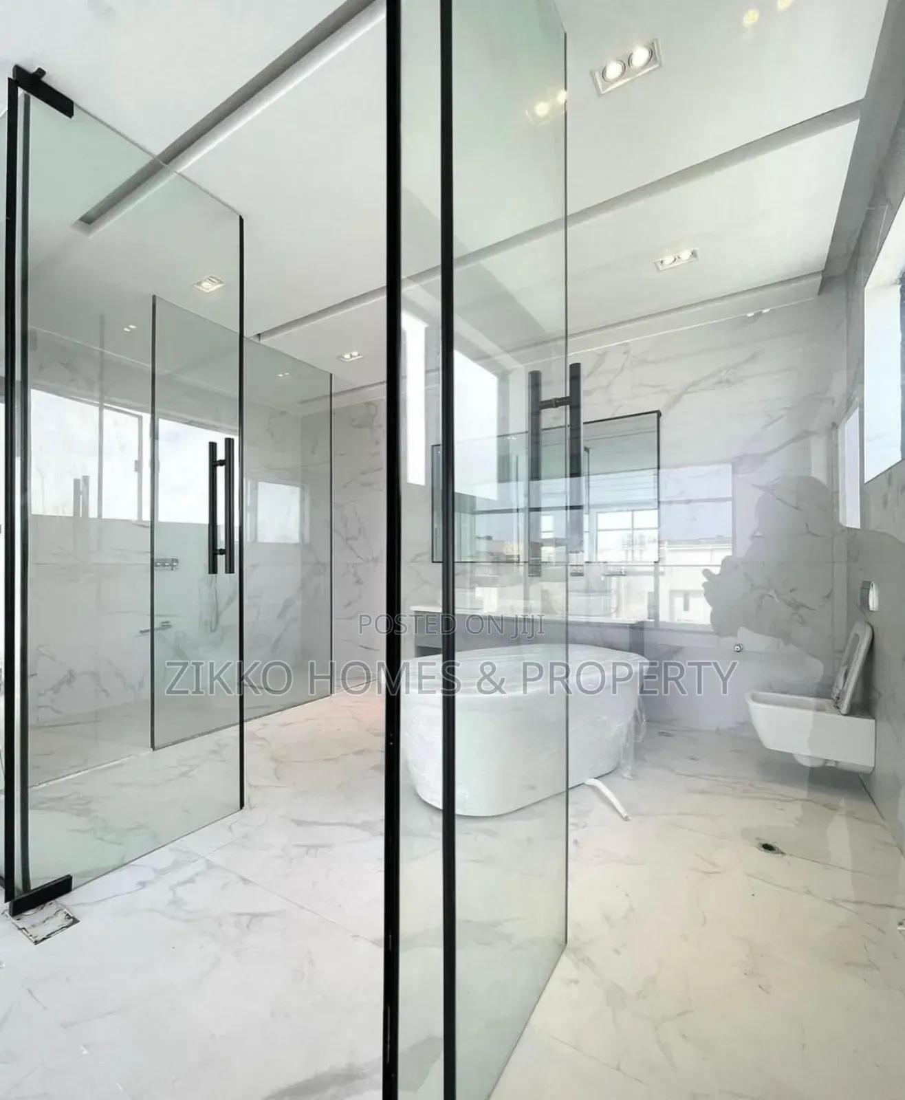 5bdrm Duplex in Osapa London, Lekki for sale in Lekki