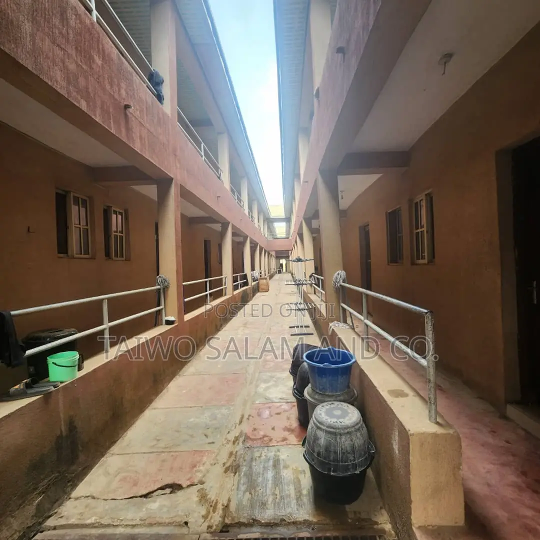 1bdrm Block of Flats in Agbowo for sale in Agbowo