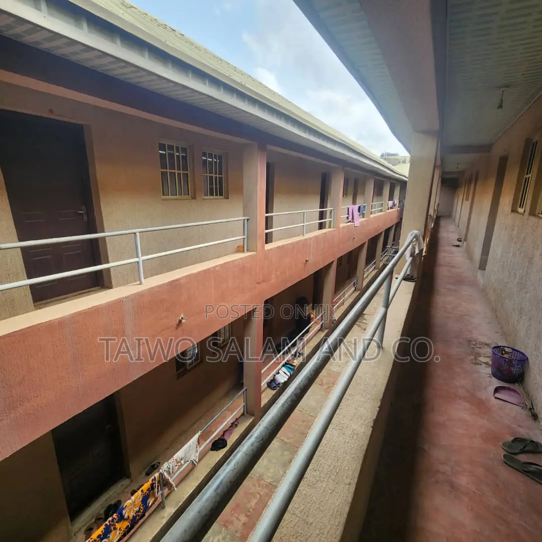 1bdrm Block of Flats in Agbowo for sale in Agbowo