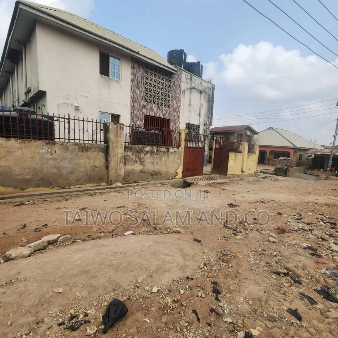 1bdrm Block of Flats in Agbowo for sale in Agbowo