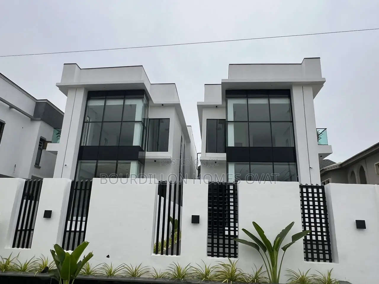 5bdrm Duplex in Ikota for sale in Ikota