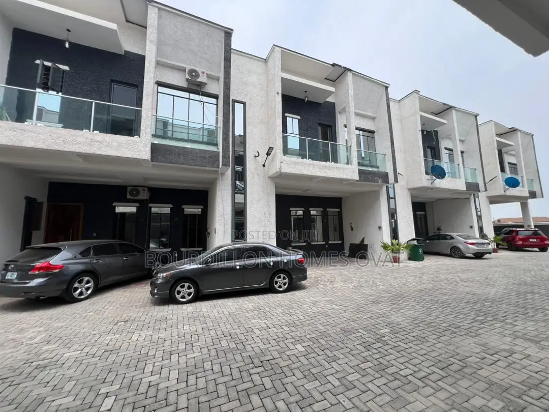 4bdrm Duplex in Ikota for sale in Ikota