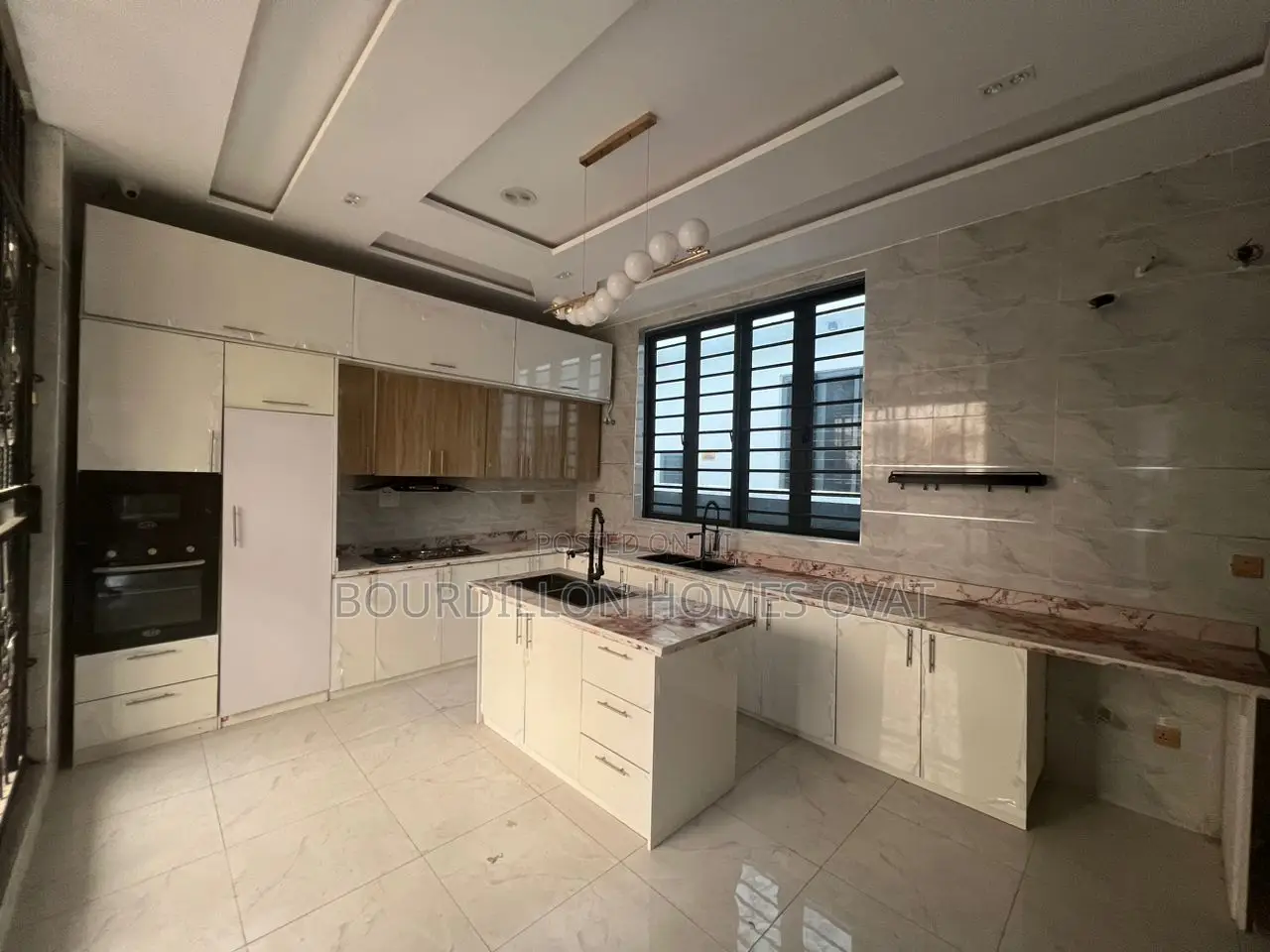 5bdrm Duplex in Osapa london for sale in Osapa london