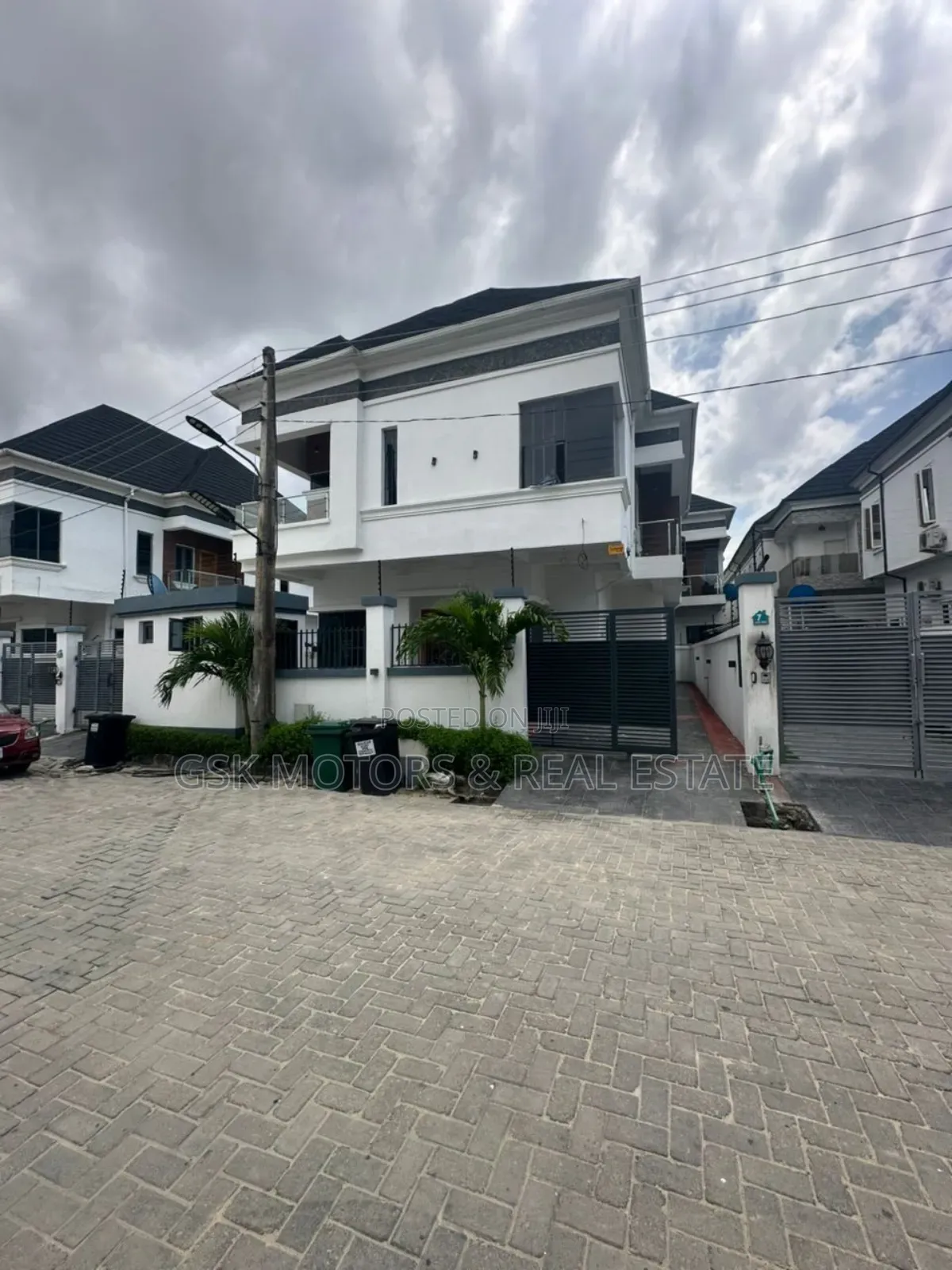 4bdrm Duplex in Chevron, Lekki Expressway for sale in Lekki Expressway