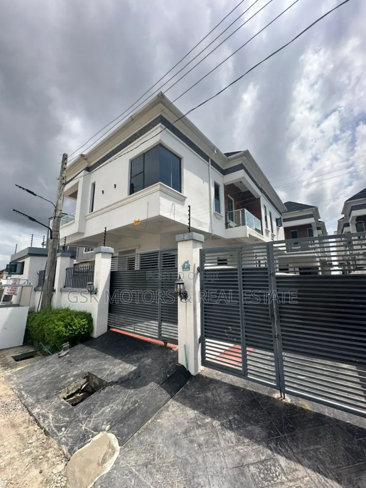 4bdrm Duplex in Chevron, Lekki Expressway for sale in Lekki Expressway
