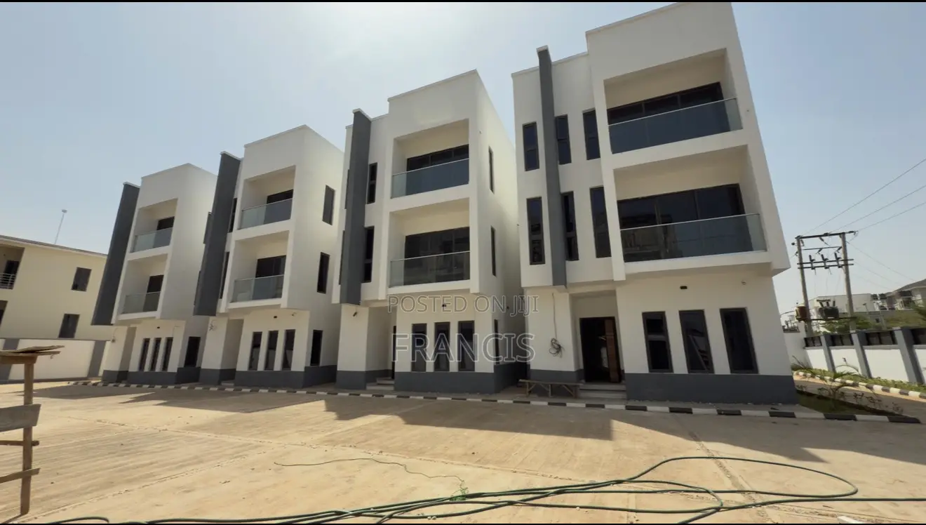 4bdrm Townhouse/Terrace in Jahi for sale in Jahi