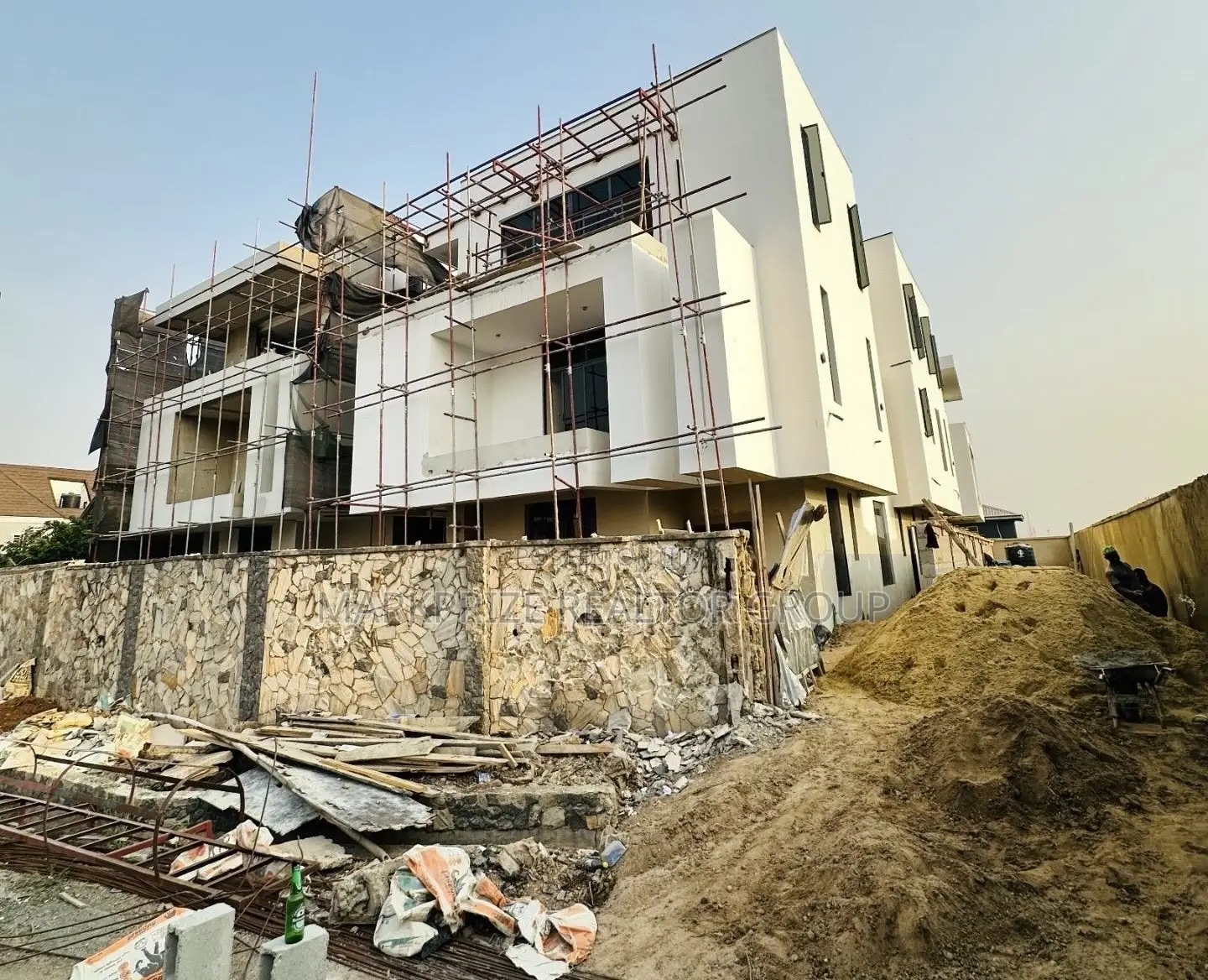 5bdrm Duplex in Magodo Phase 2 Lagos for sale in Magodo
