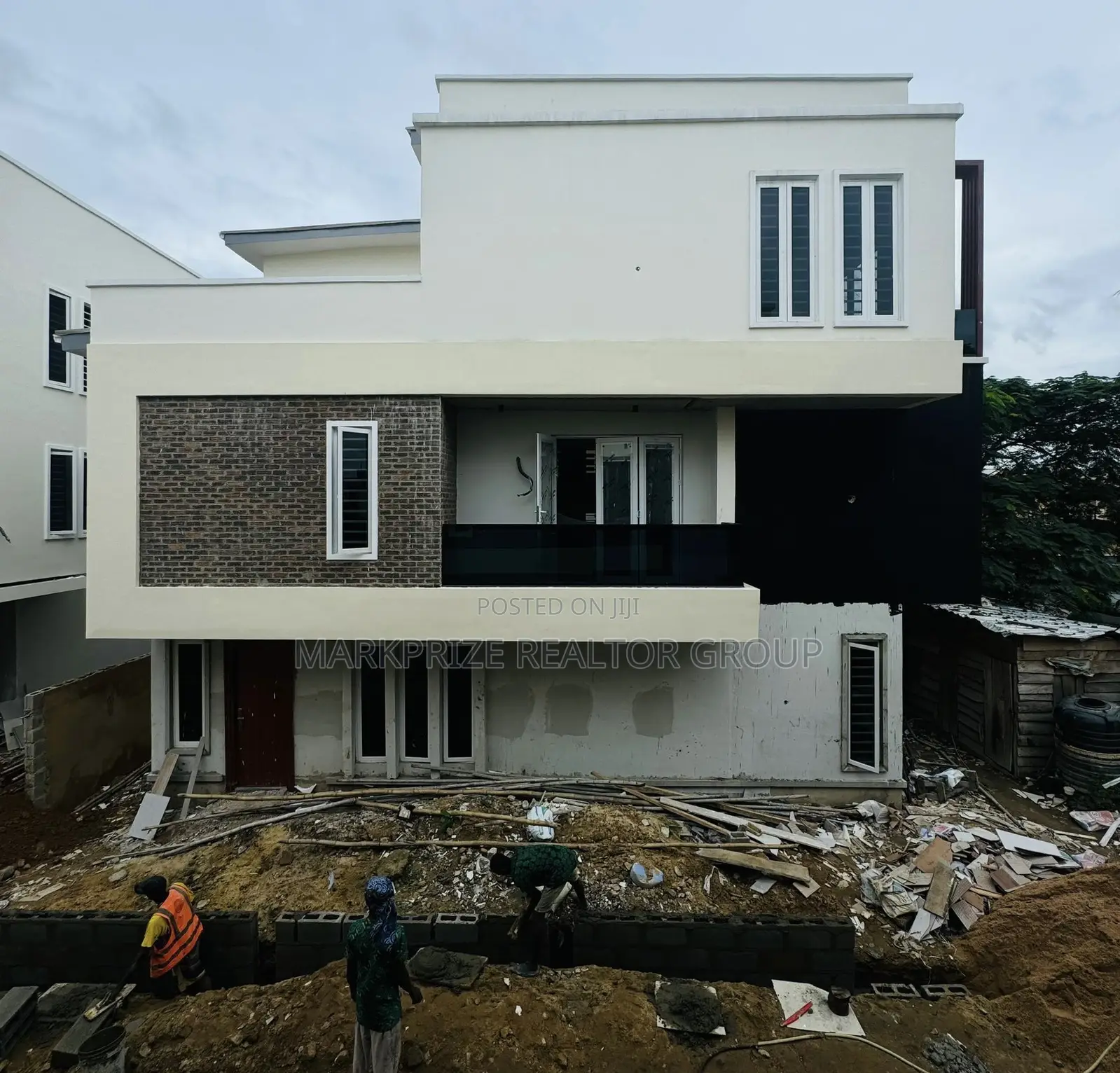 5bdrm Duplex in Adeniyi Jones Ikeja for sale in Adeniyi Jones