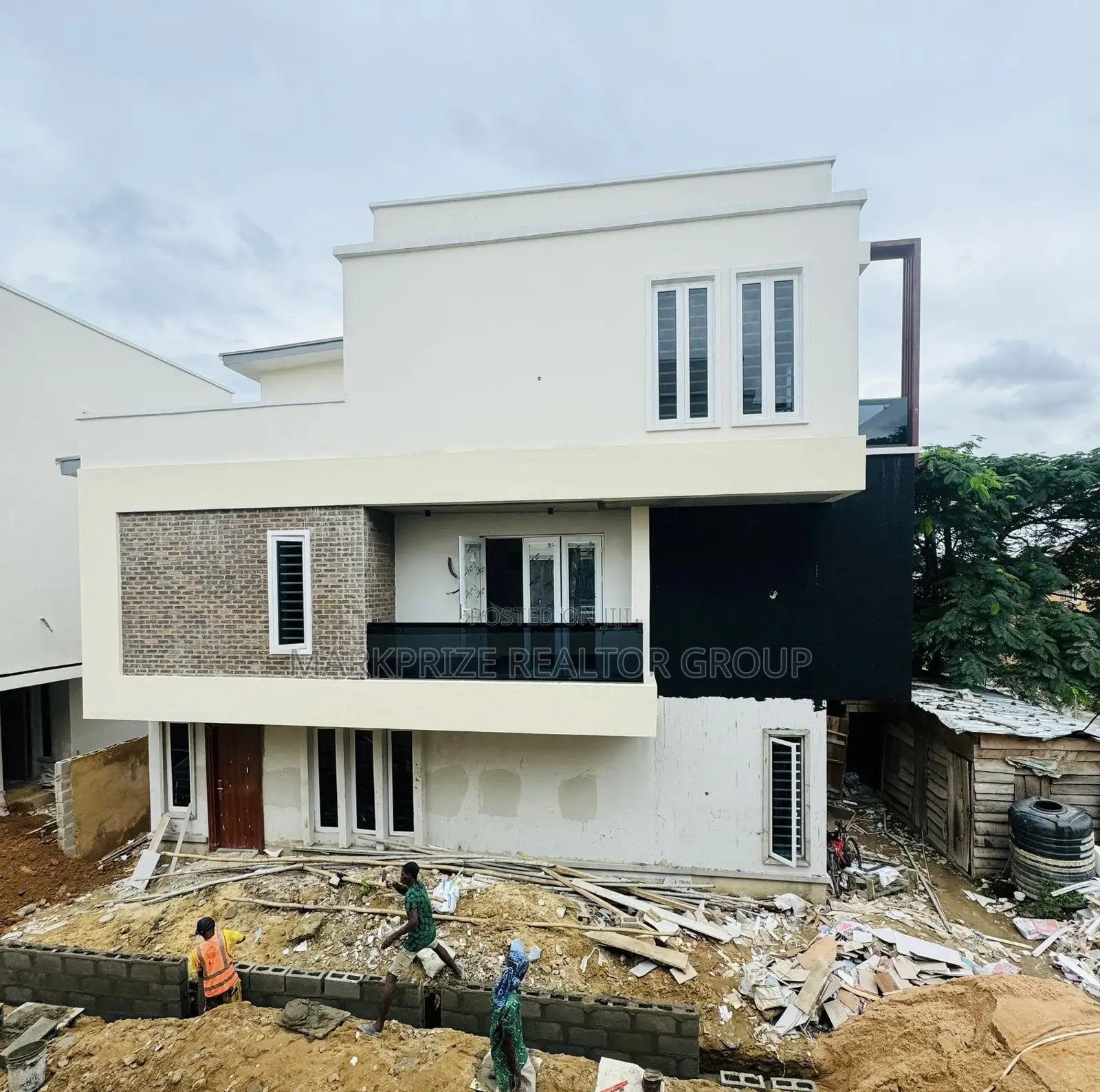 5bdrm Duplex in Adeniyi Jones Ikeja for sale in Adeniyi Jones