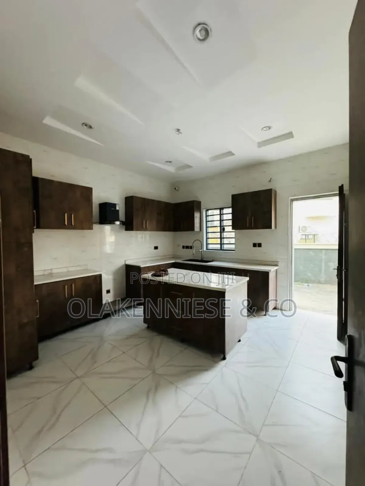 5bdrm Duplex in Ikeja for sale in Ikeja GRA