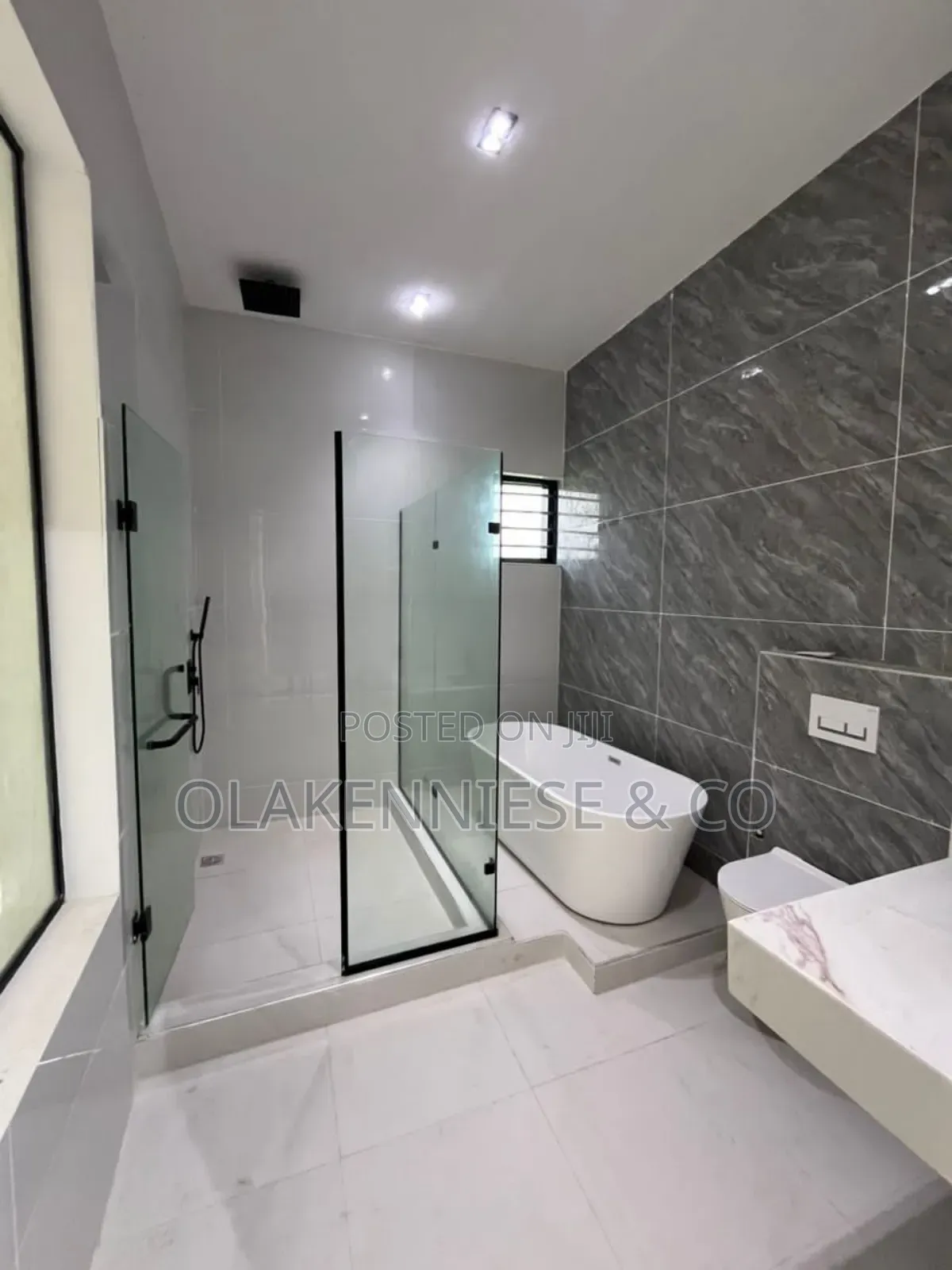 5bdrm Duplex in Ikeja for sale in Ikeja GRA