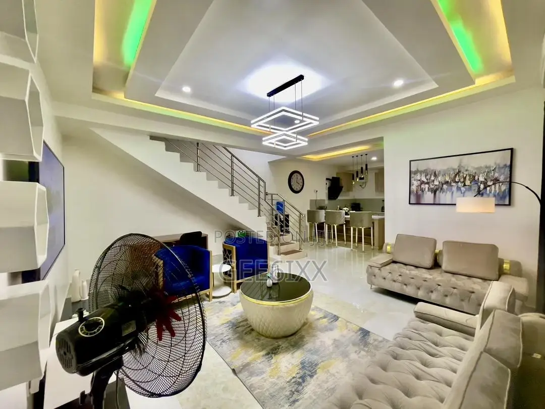3 Bedroom Duplex With 2 Living Rooms, Rooms Are Spacieuse in Lekki Phase 1