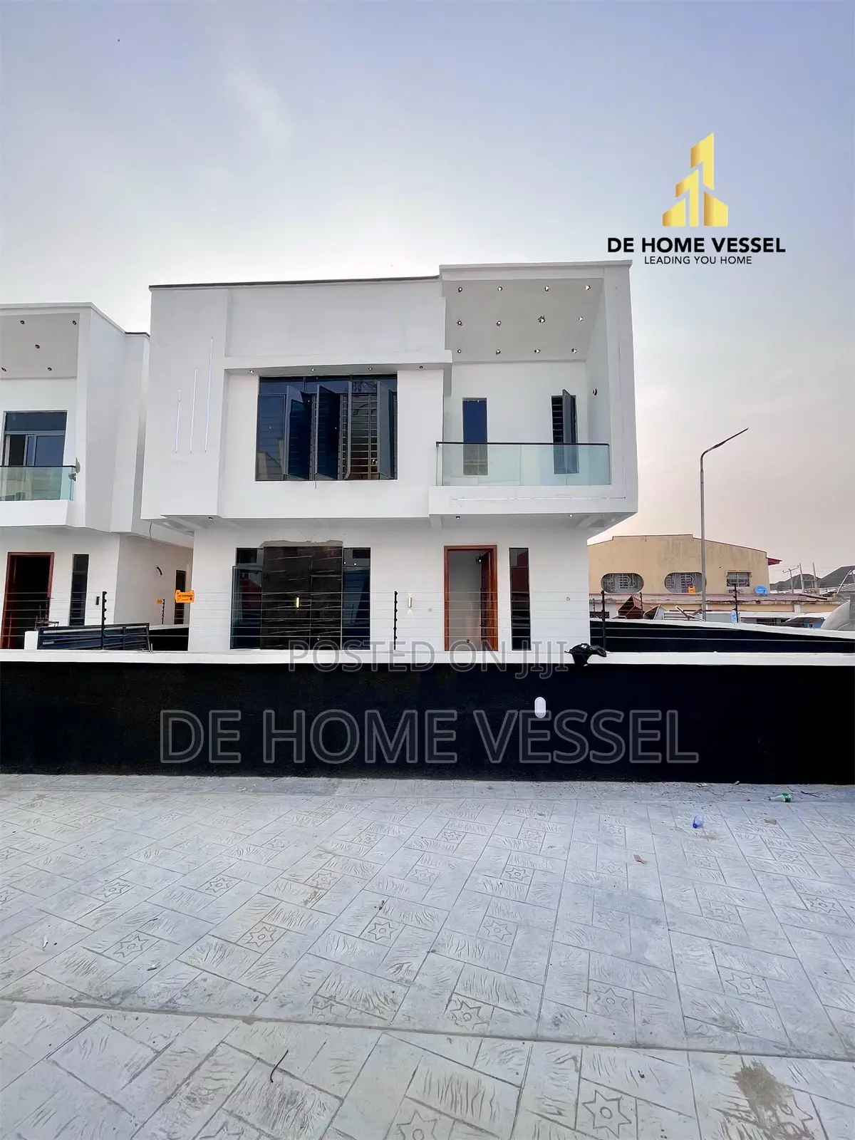 4bdrm Duplex in Idado for sale in Idado