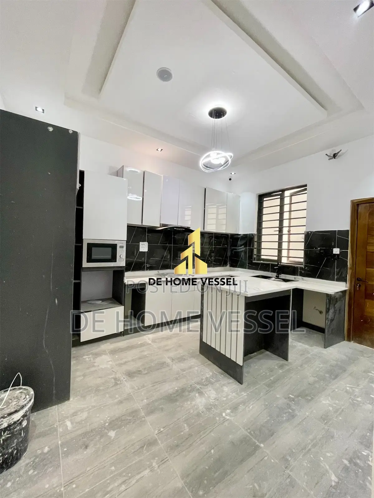 4bdrm Duplex in Idado for sale in Idado
