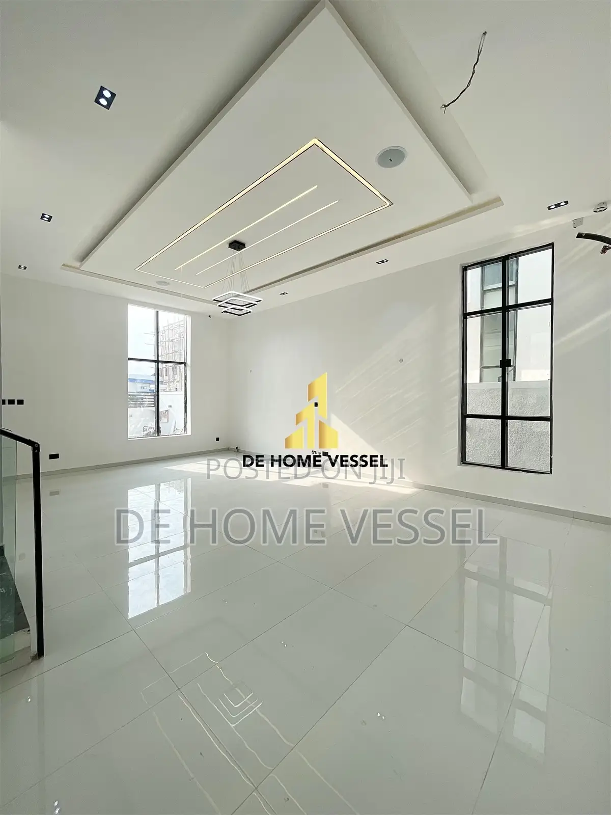 5bdrm Duplex in Chevron for sale in Chevron
