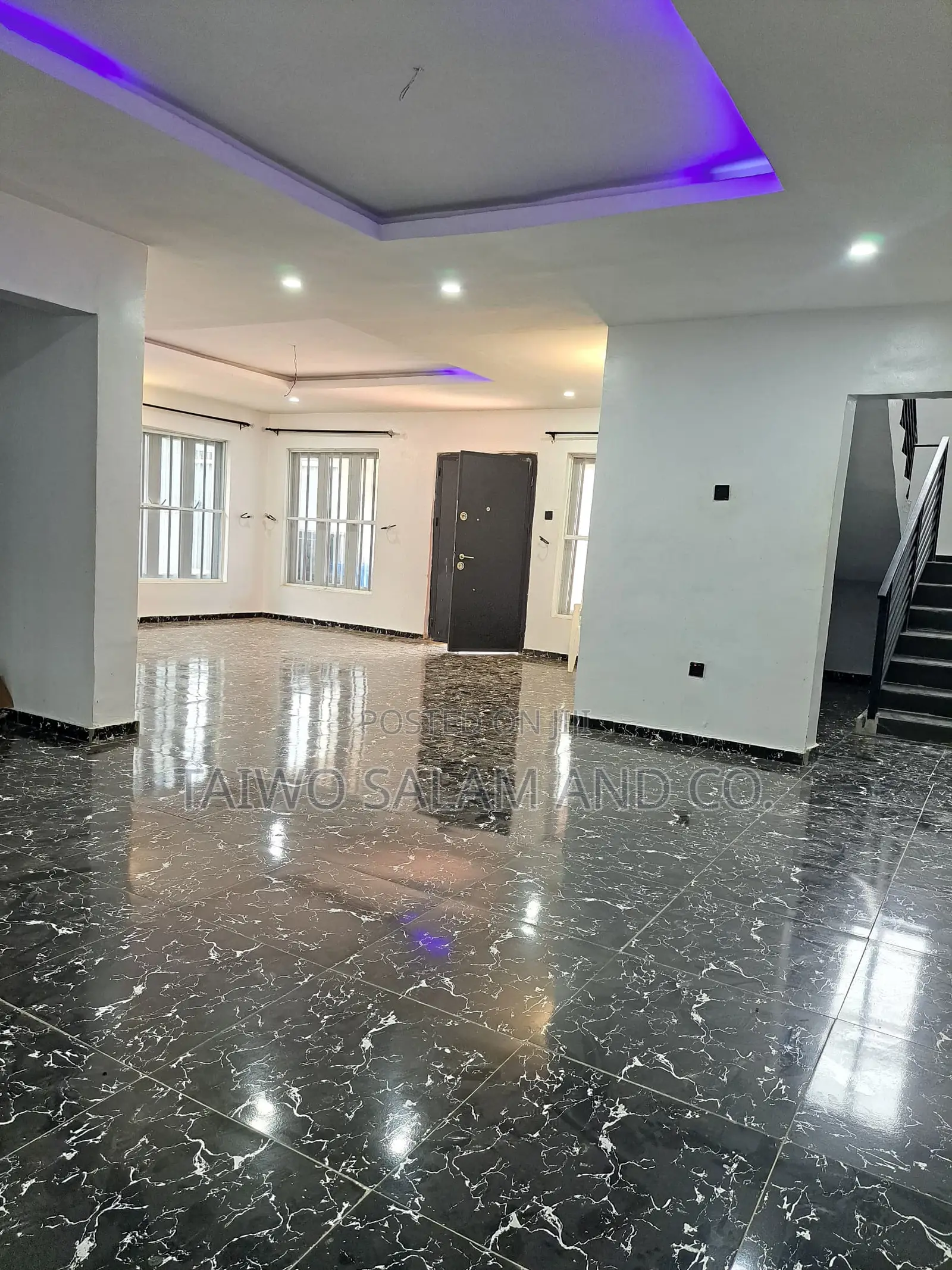 4bdrm Duplex in Jericho for sale in Jericho