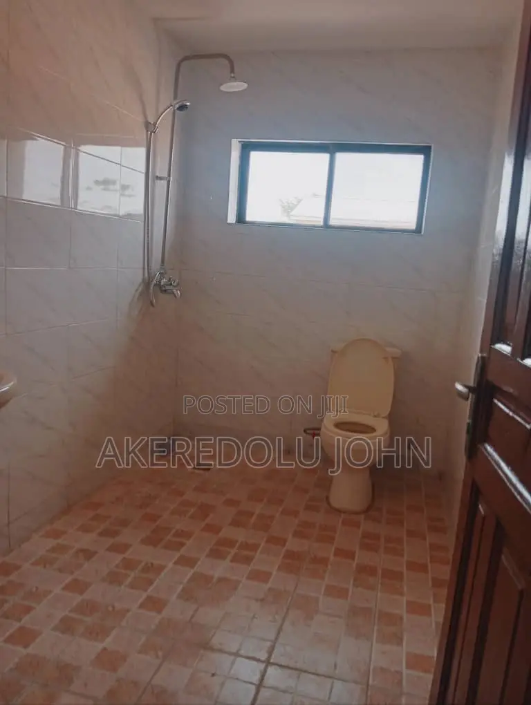 4bdrm Block of Flats in Zone 1 / Wuse for sale in Zone 1 / Wuse
