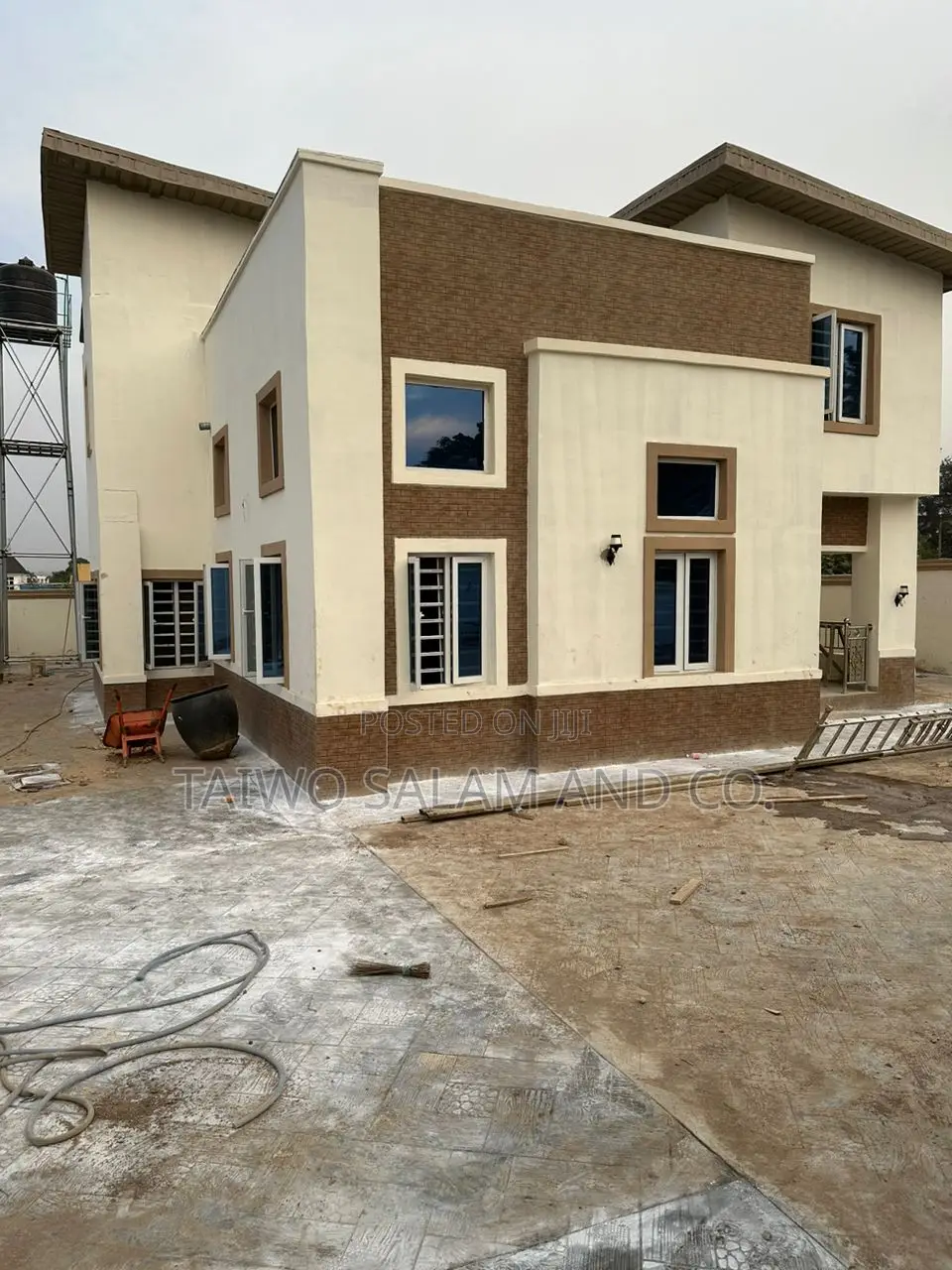 4bdrm Duplex in Alalubosa for sale in Alalubosa