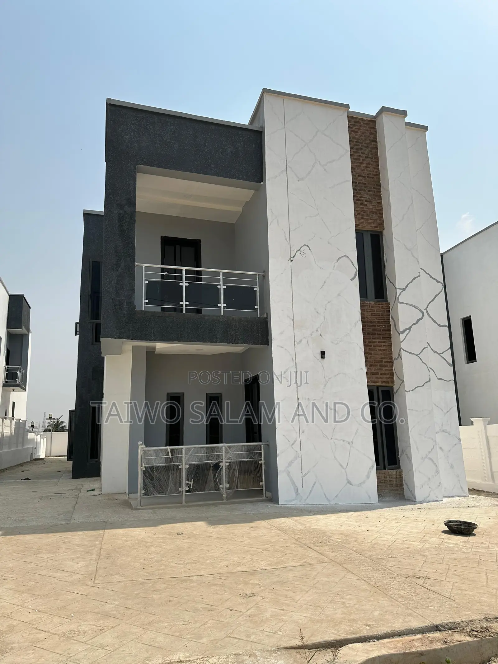 4bdrm Duplex in Basorun for sale in Basorun