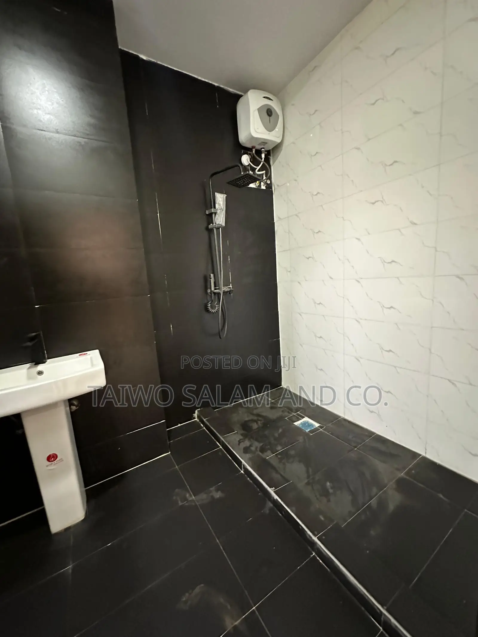 4bdrm Duplex in Basorun for sale in Basorun