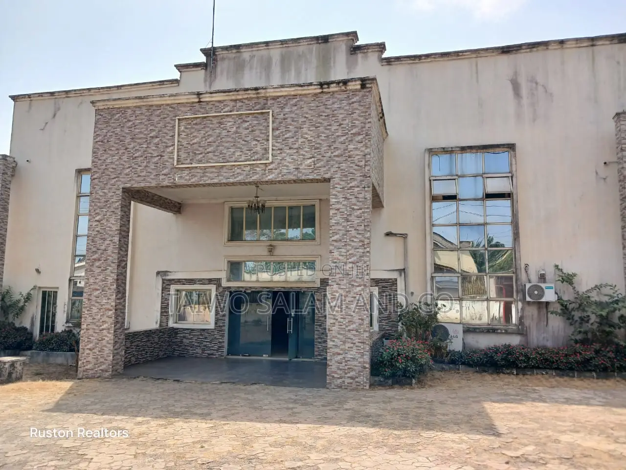 1500 Capacity Event Center Along Jericho Road in Jericho