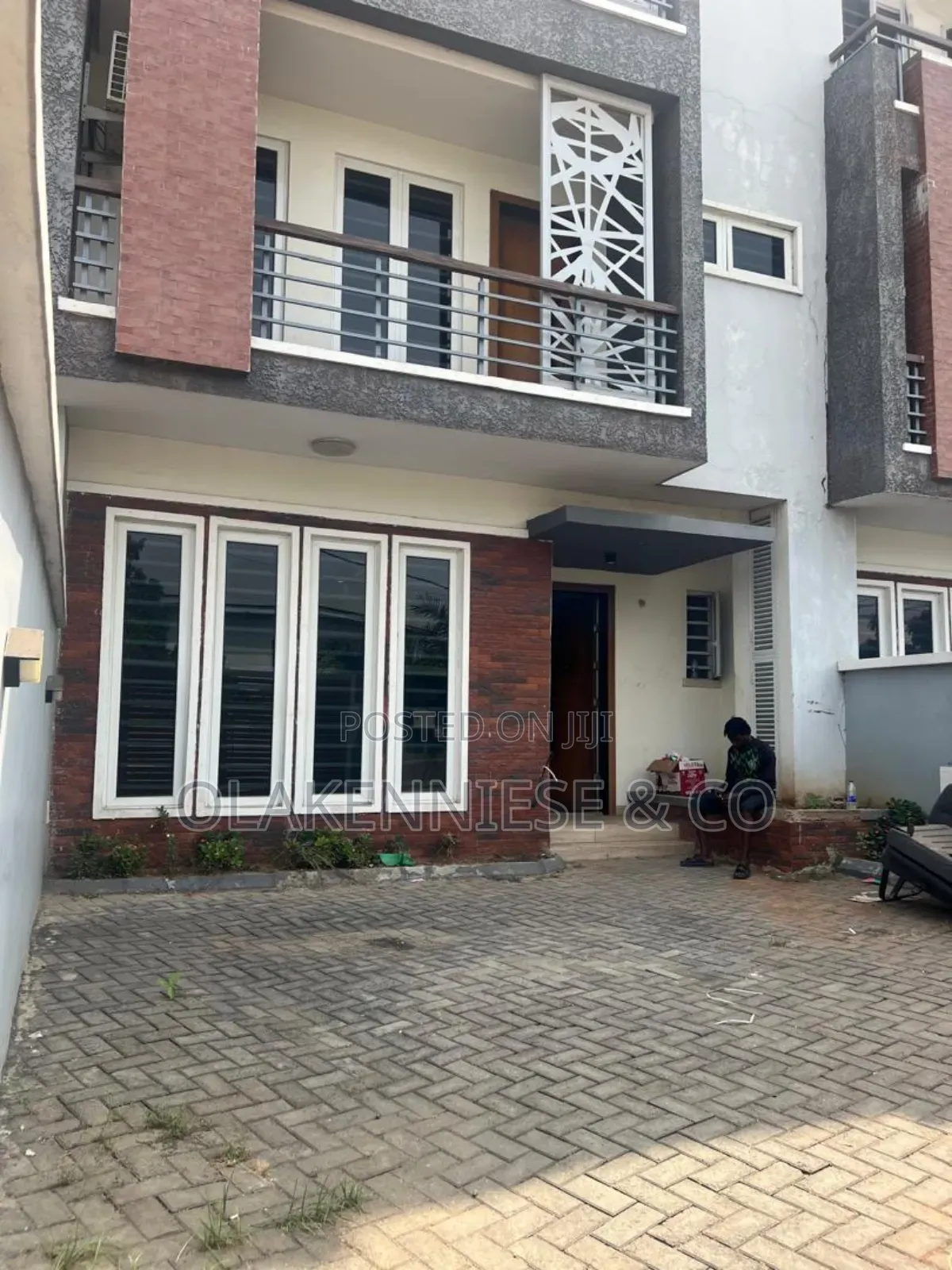 4bdrm Duplex in Ikeja, Adeniyi Jones for sale in Adeniyi Jones