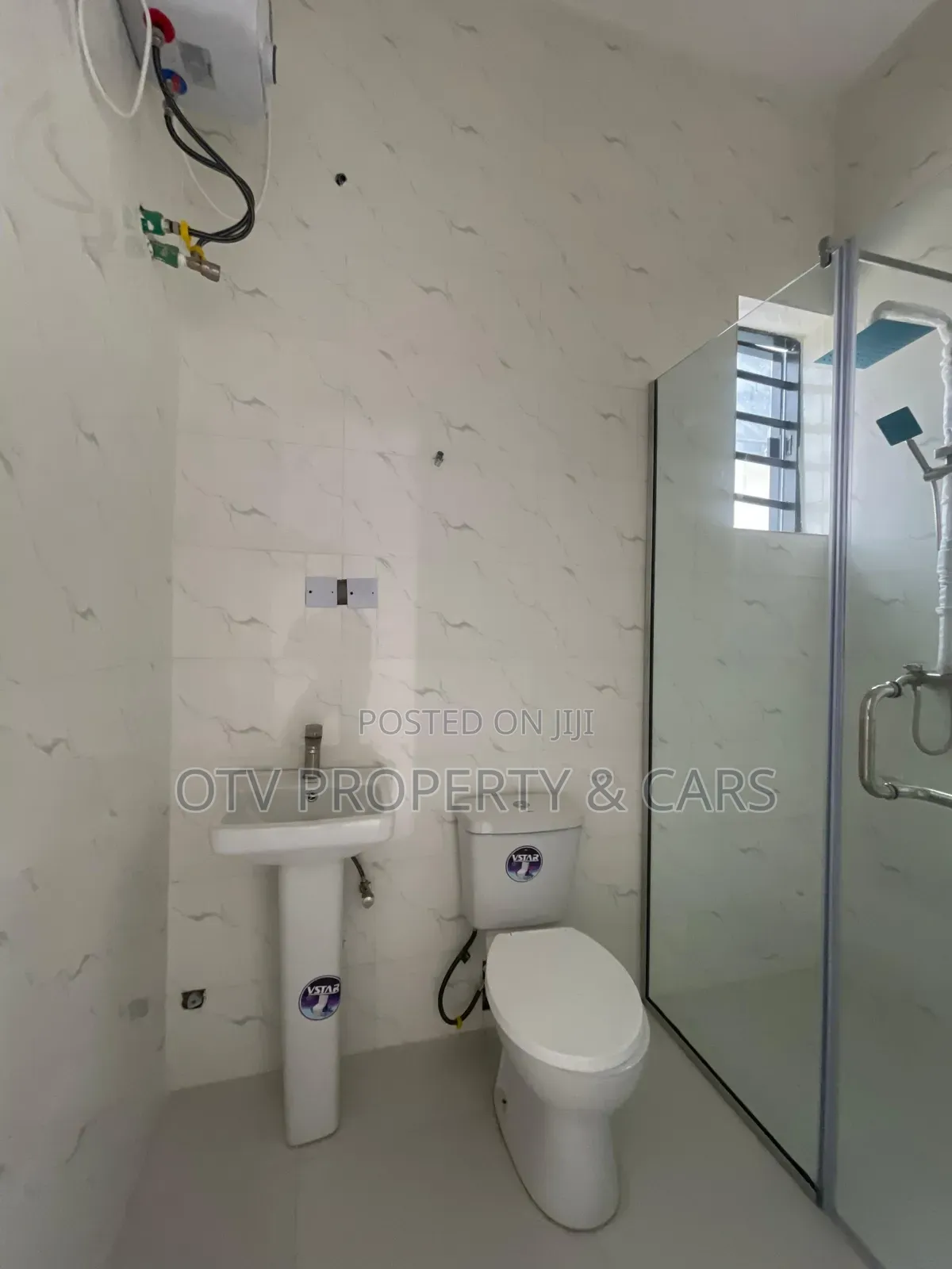 Furnished 5bdrm Duplex in Chevron for sale in Chevron