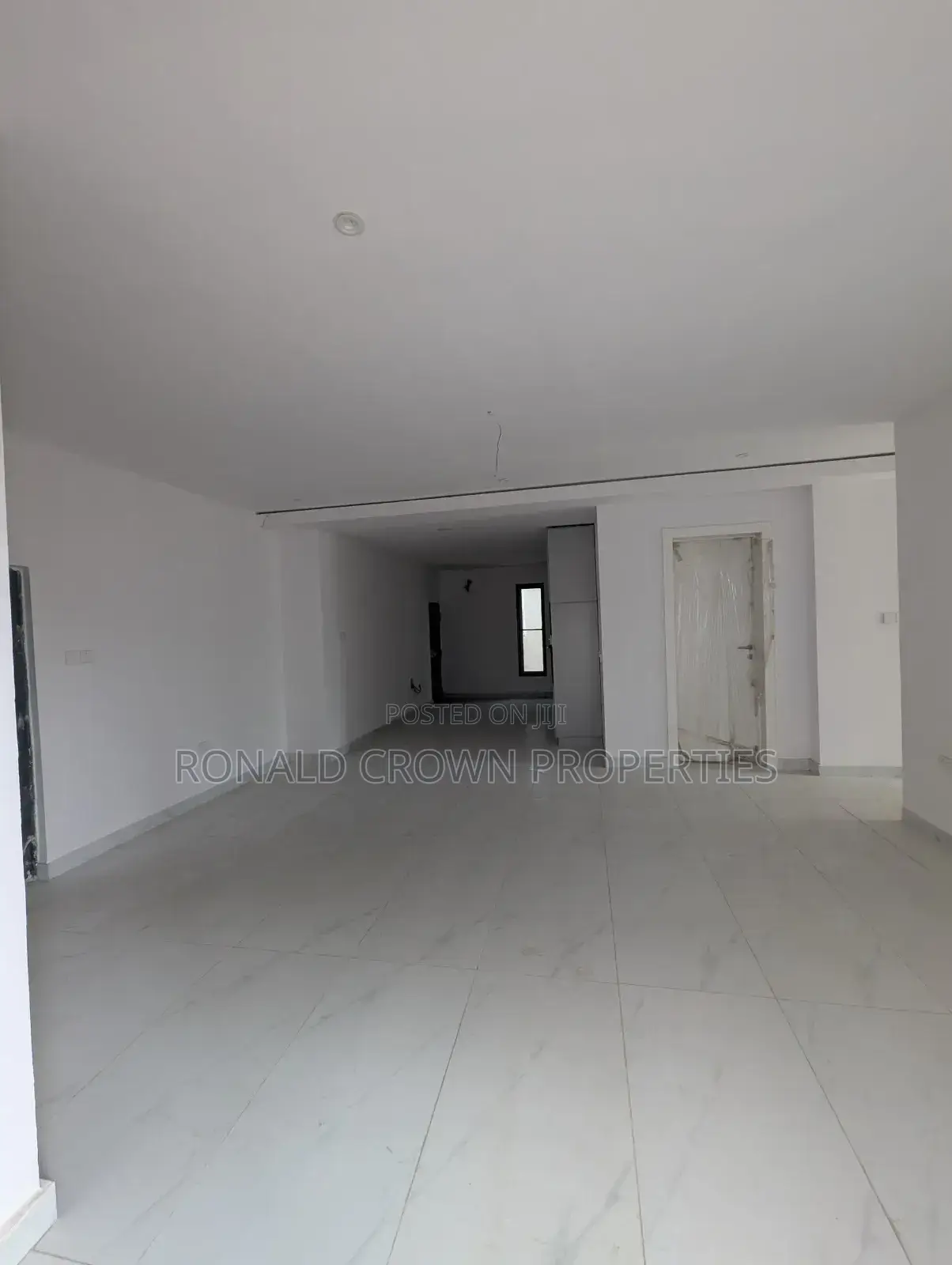 3bdrm Apartment In Lekki Phase 1 For Sale in Lekki Phase 1