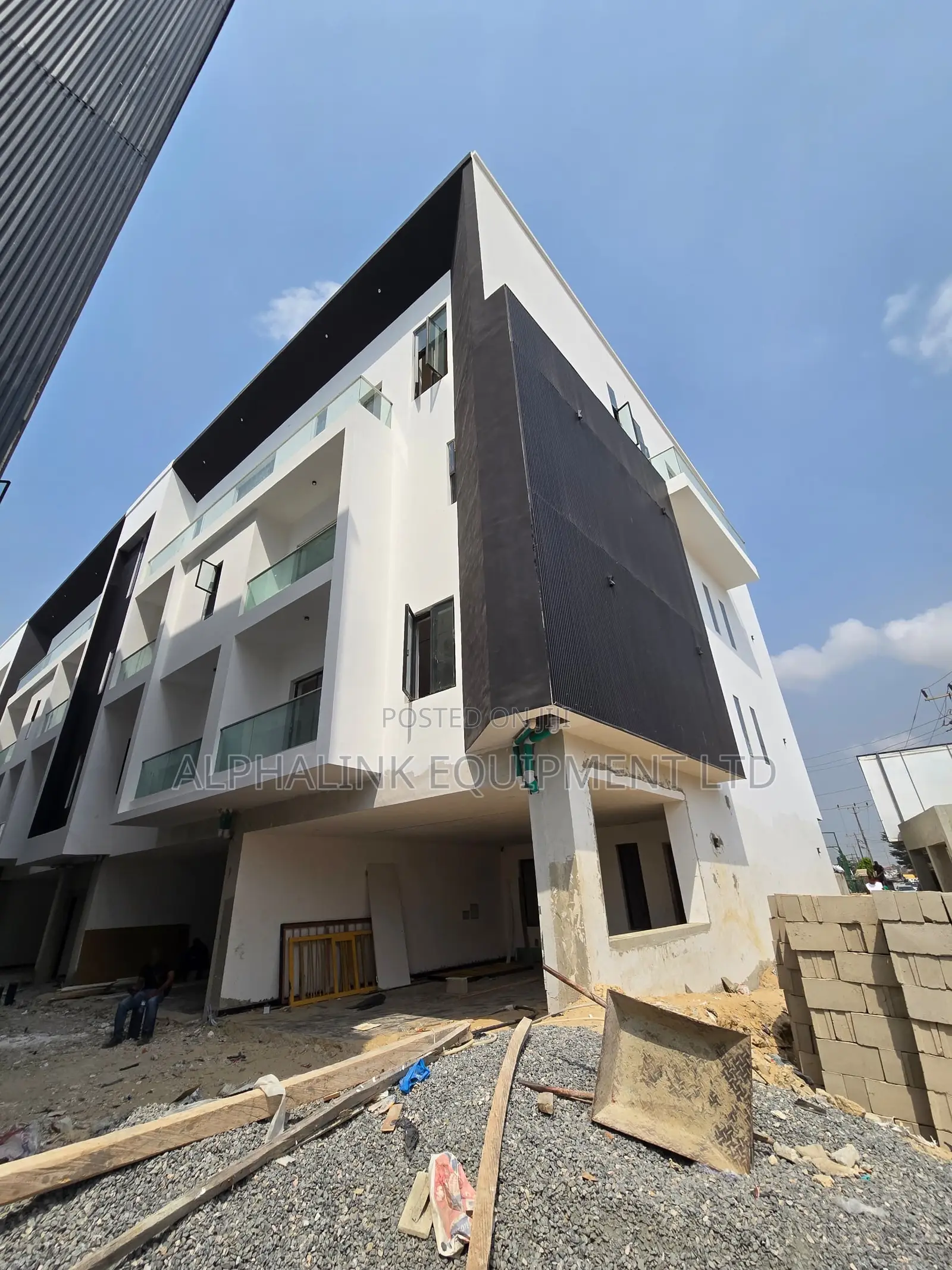 Furnished 4bdrm Duplex in Ikate for sale in Ikate