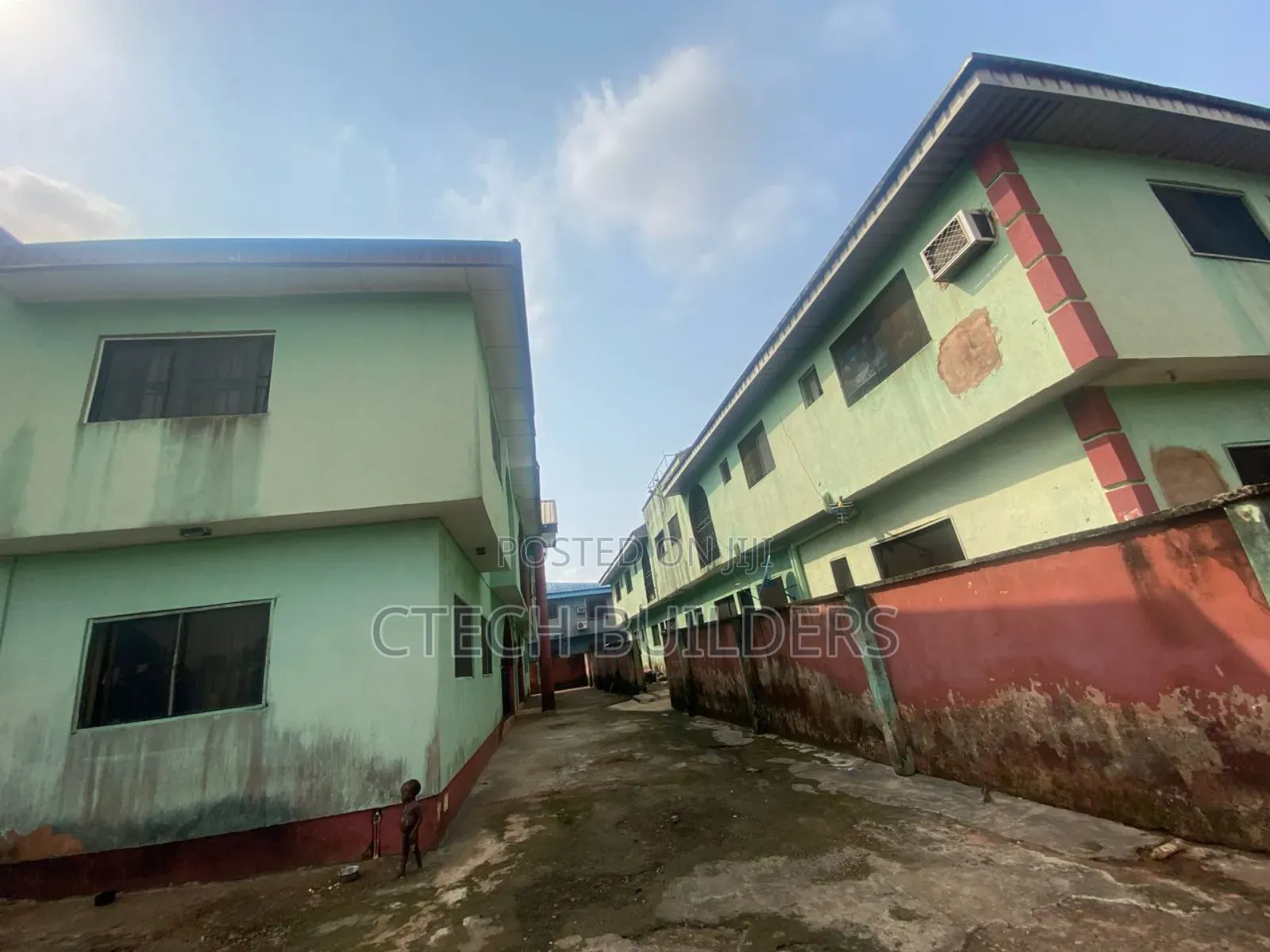 12bdrm Block of Flats in Benin City for sale in Benin City