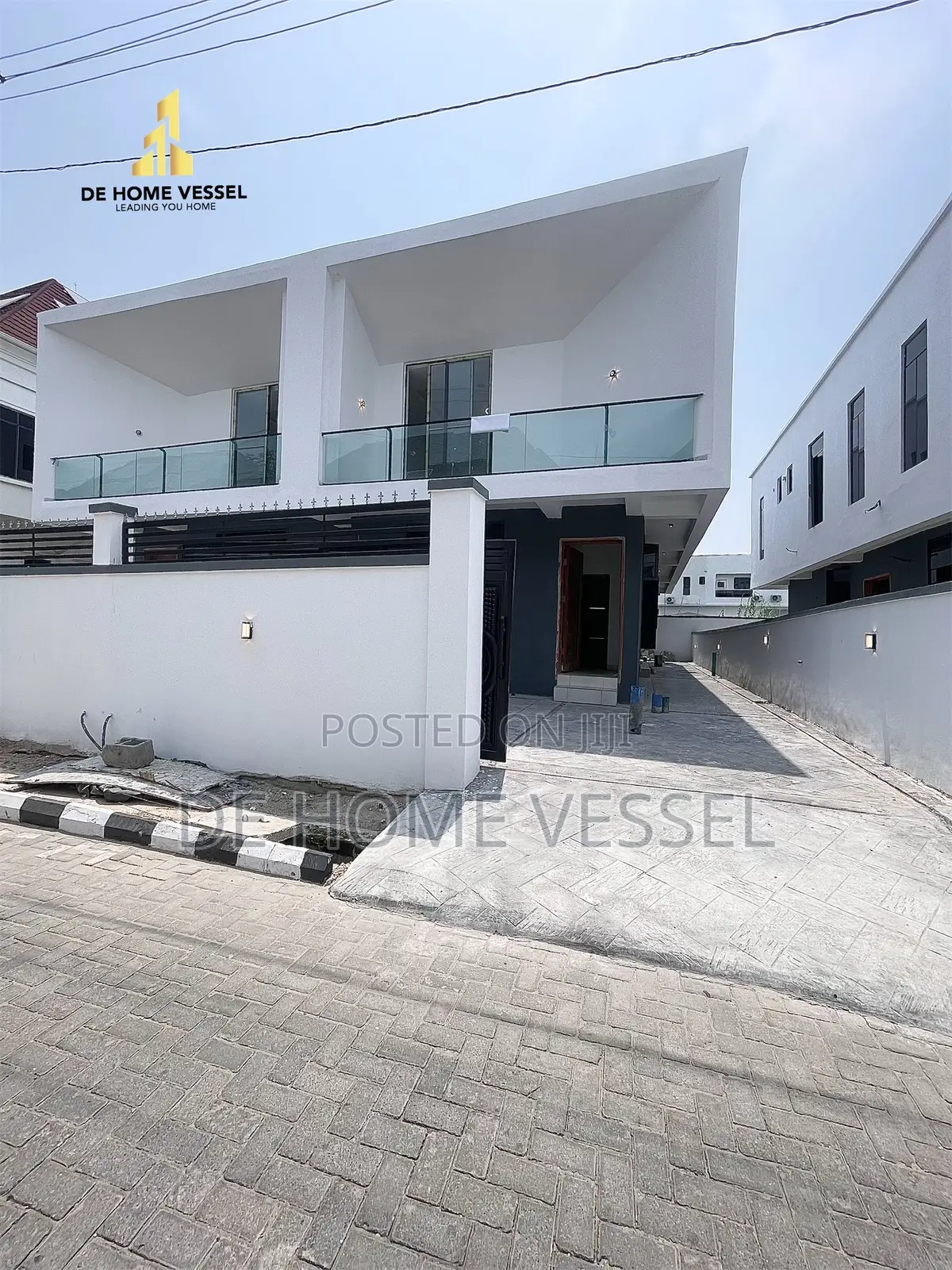 4bdrm Duplex in Chevron for sale in Chevron
