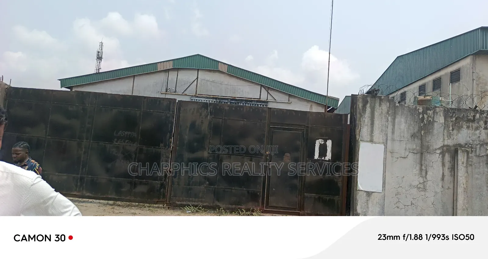 1,1000sqm Warehouse at Amuwo Odofin Ind Area in Oshodi Expressway