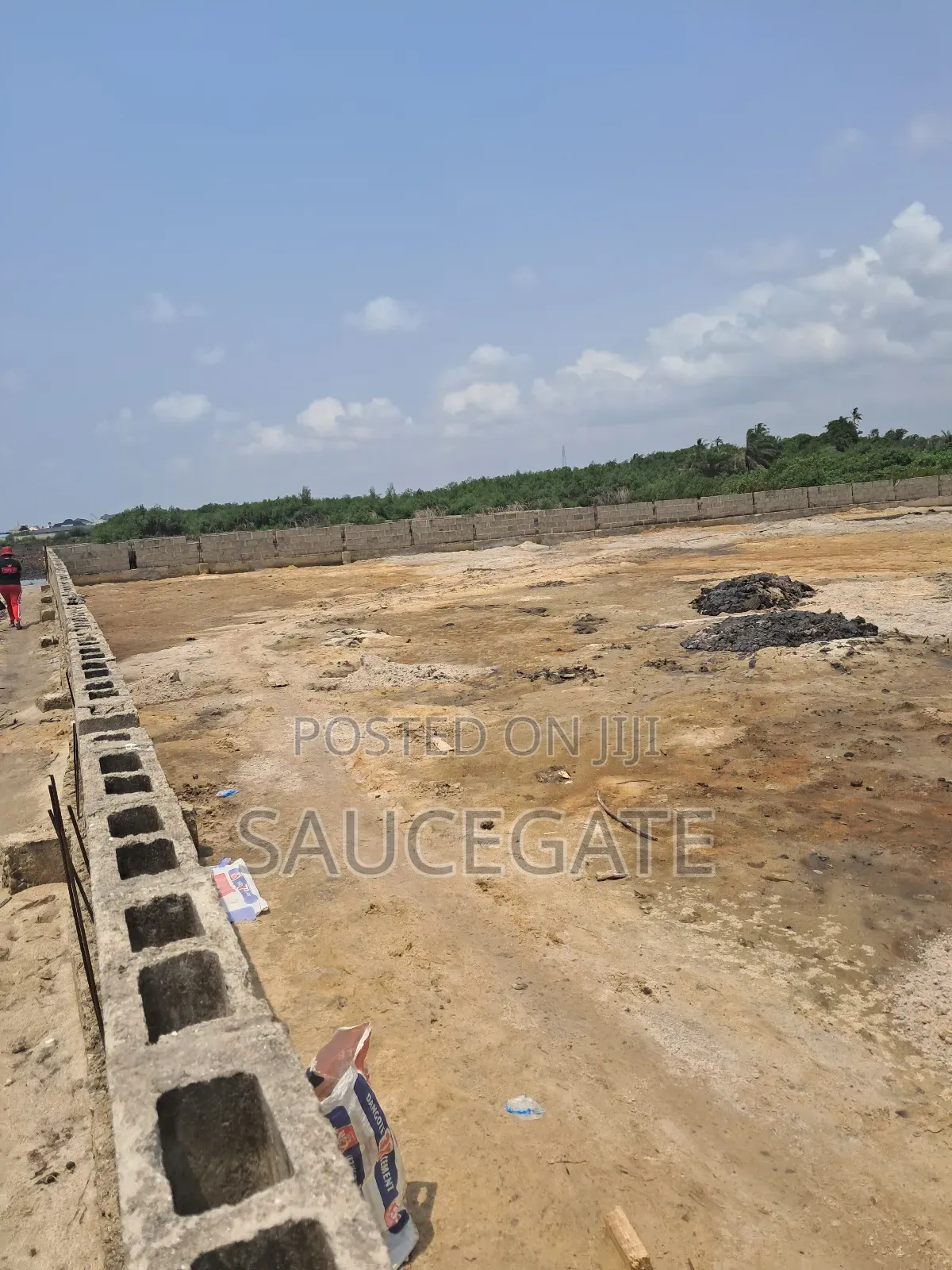 Land Fenced Sand Filled Global C of O 4 Plots Together in Satellite Town