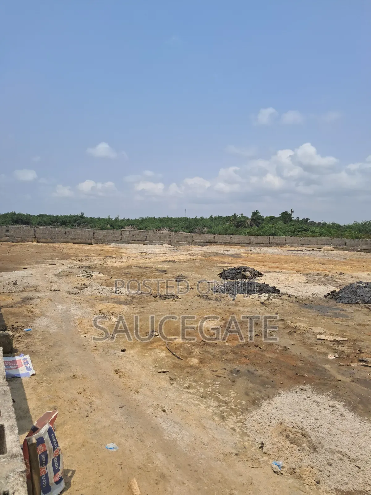 Land Fenced Sand Filled Global C of O 4 Plots Together in Satellite Town