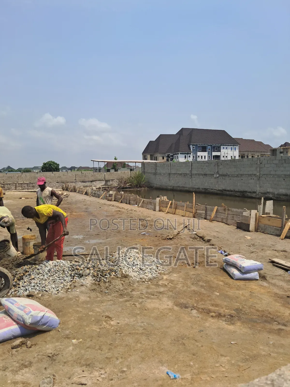 Land Fenced Sand Filled Global C of O 4 Plots Together in Satellite Town